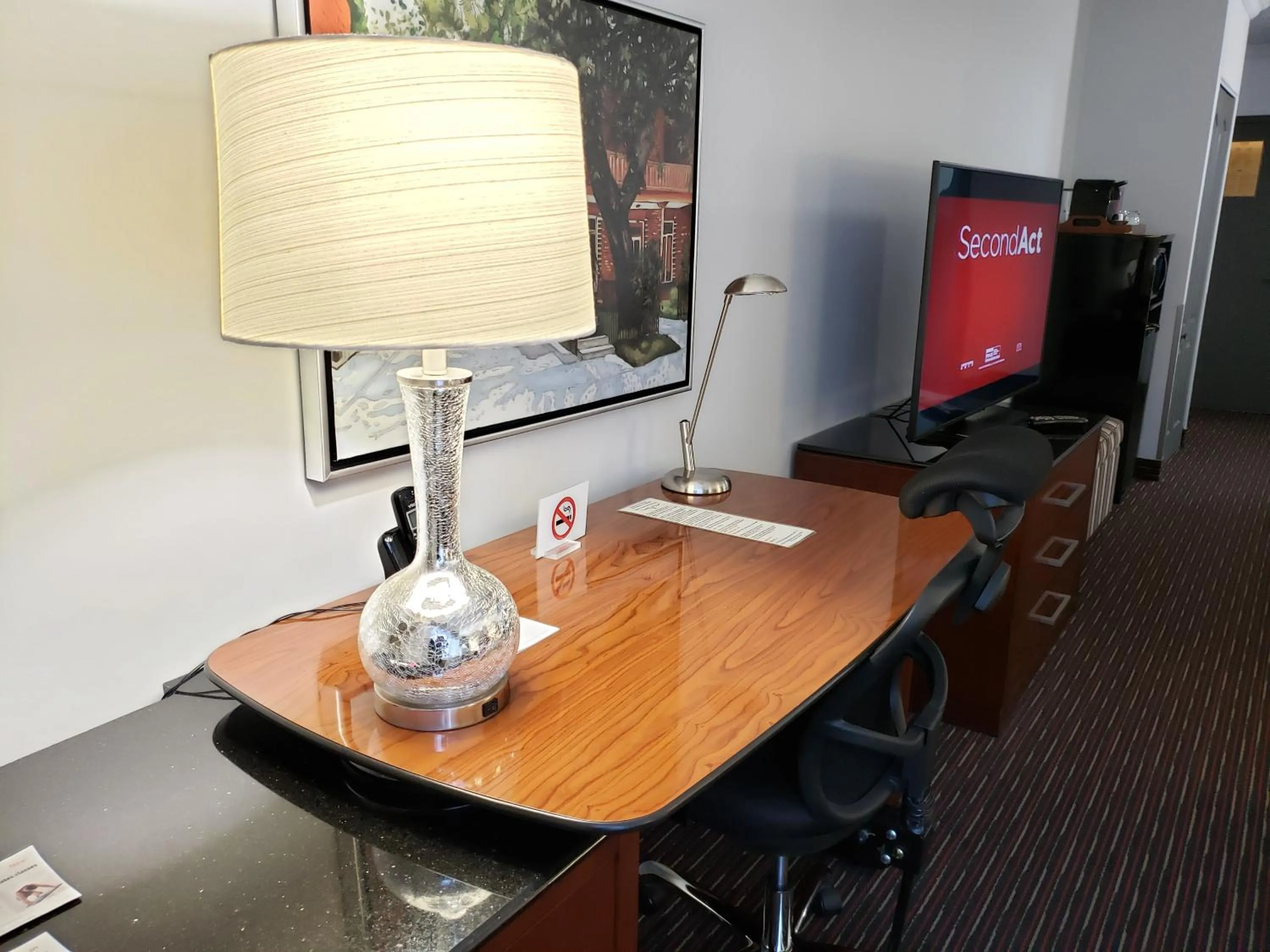 TV and multimedia in Le Nouvel Hotel