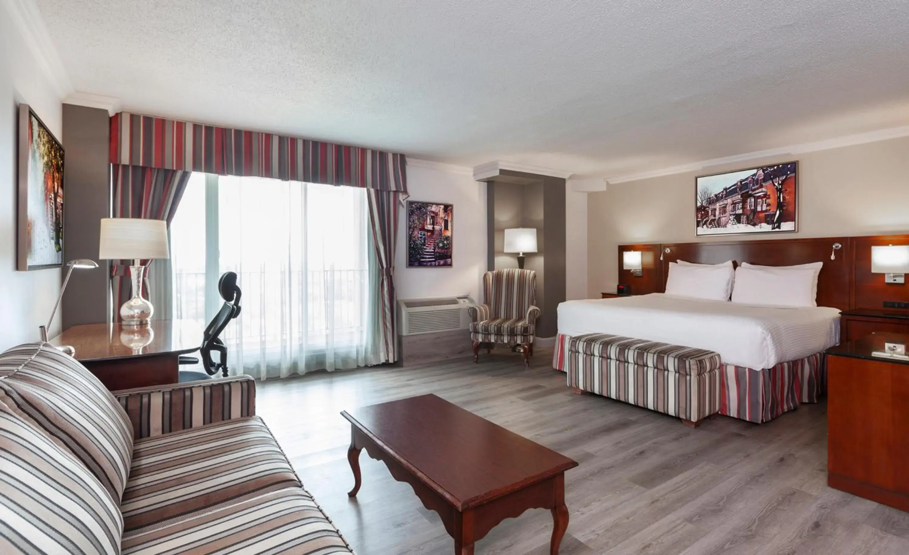 Studio King Room in Le Nouvel Hotel Studio King Room in Le Nouvel Hotel