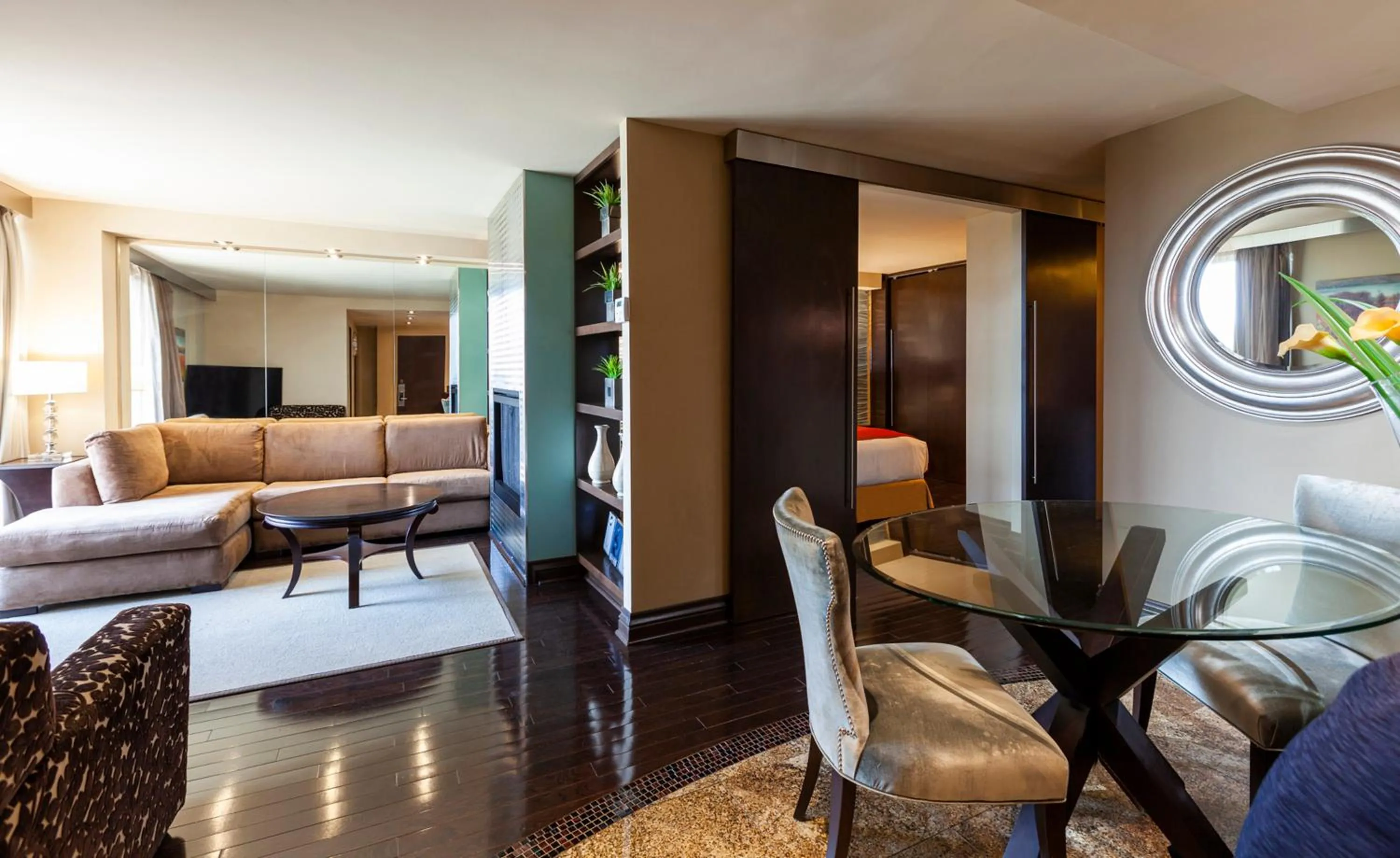 Living room in Le Nouvel Hotel