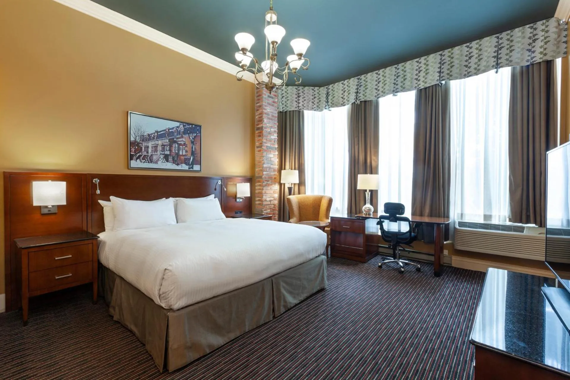 Bedroom, Bed in Le Nouvel Hotel