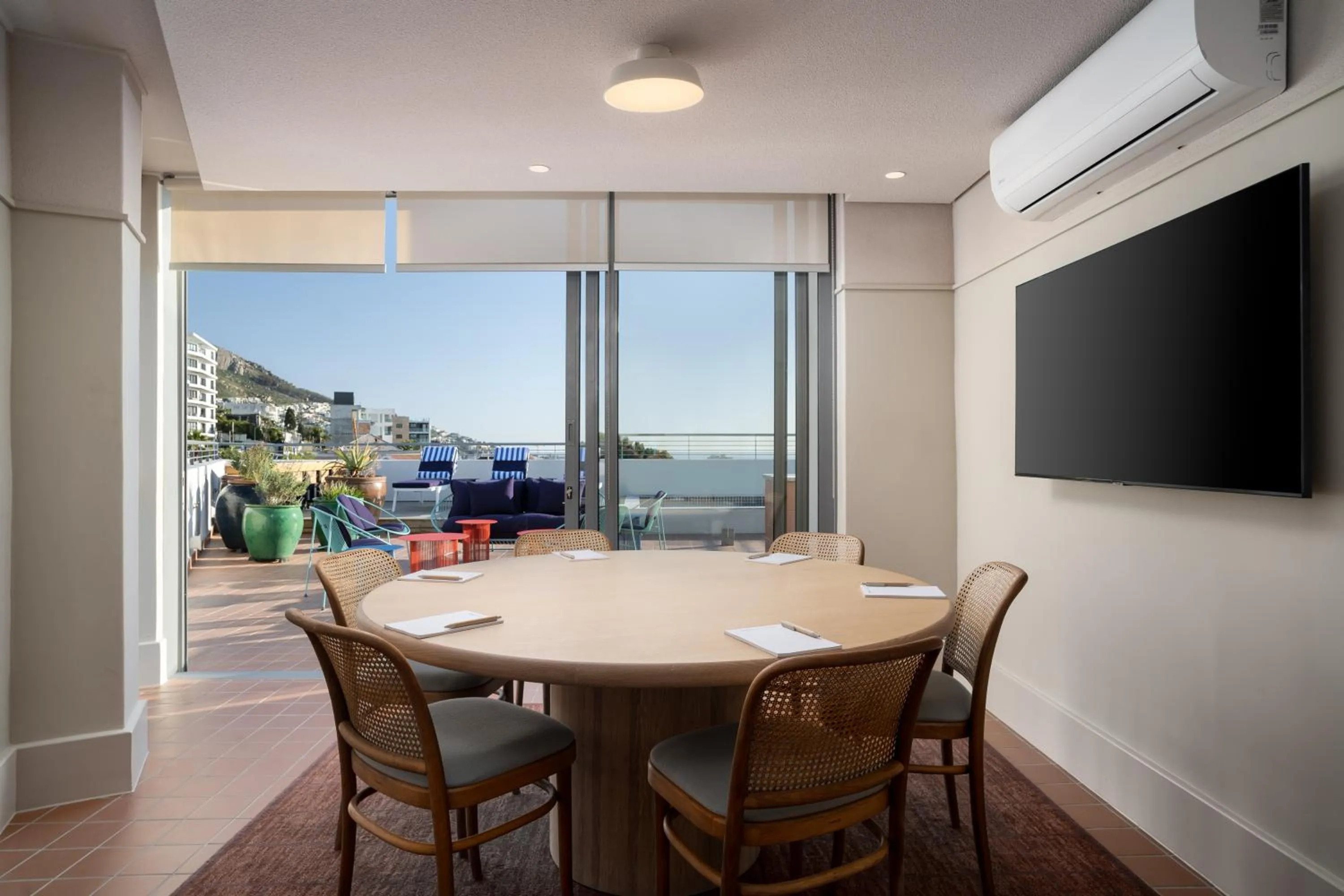 Meeting/conference room in Home Suite Hotels Sea Point