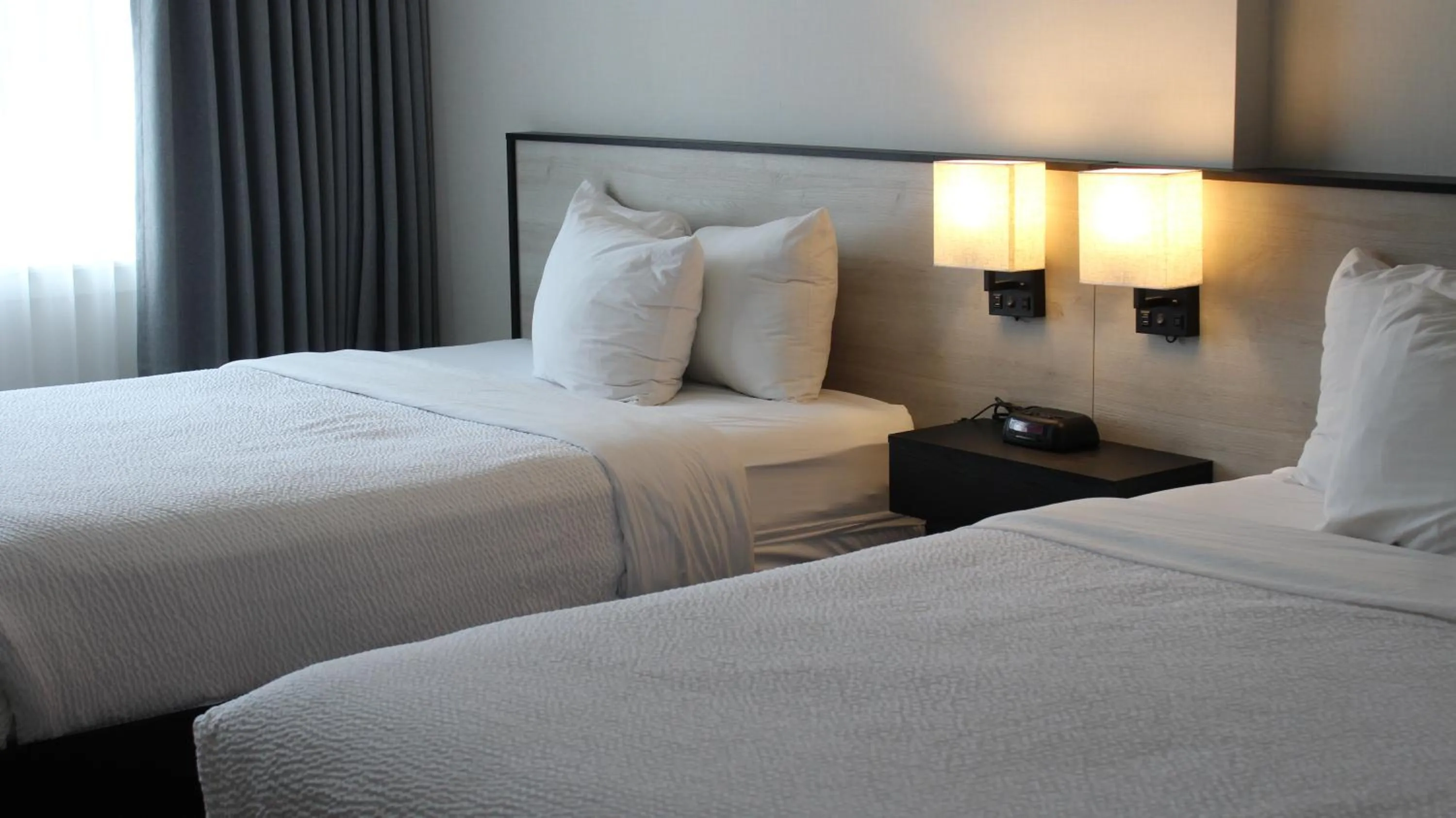 Bed in Ramada Plaza by Wyndham Montreal