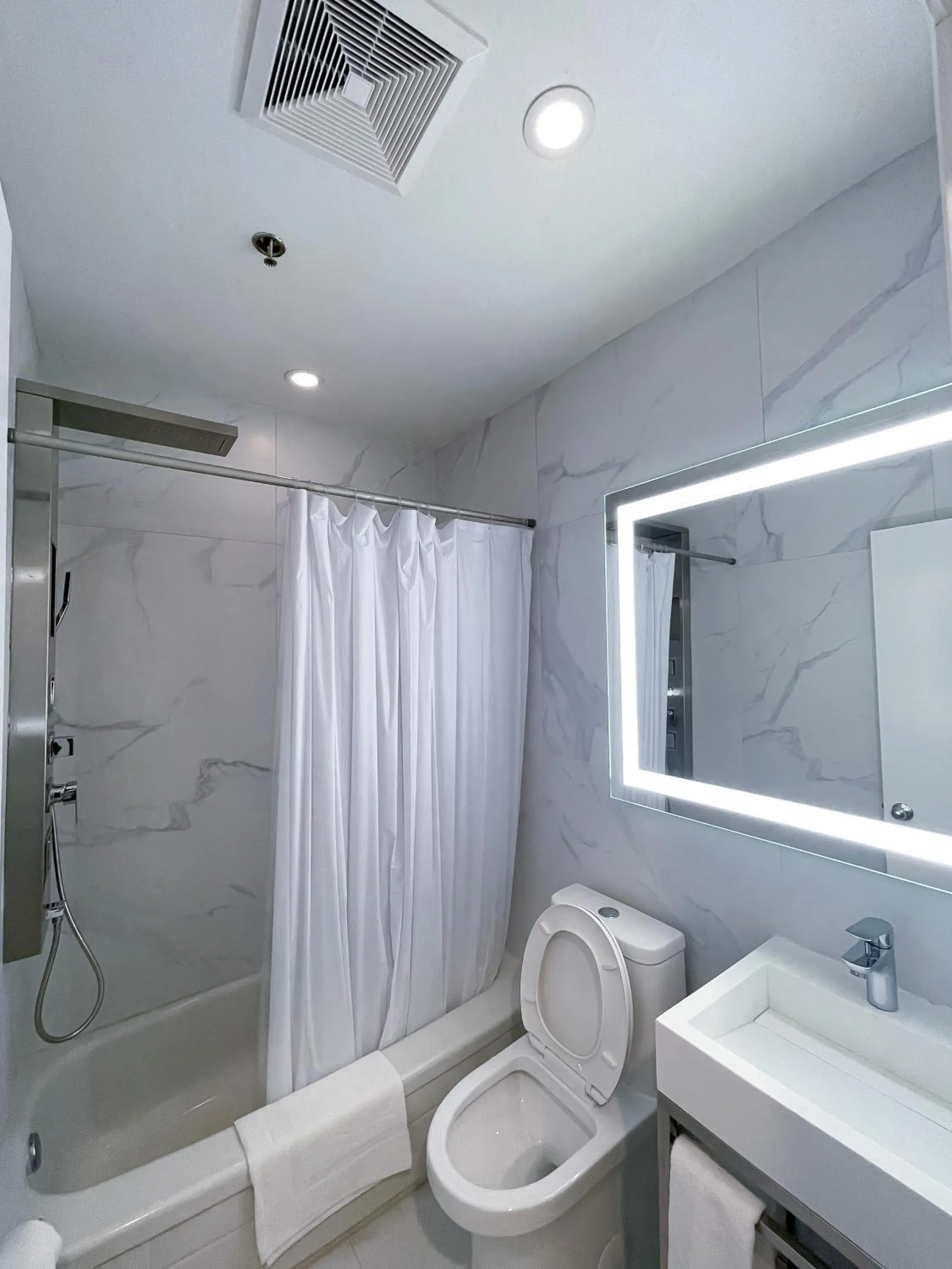 Shower in Hotel Saint-Andre