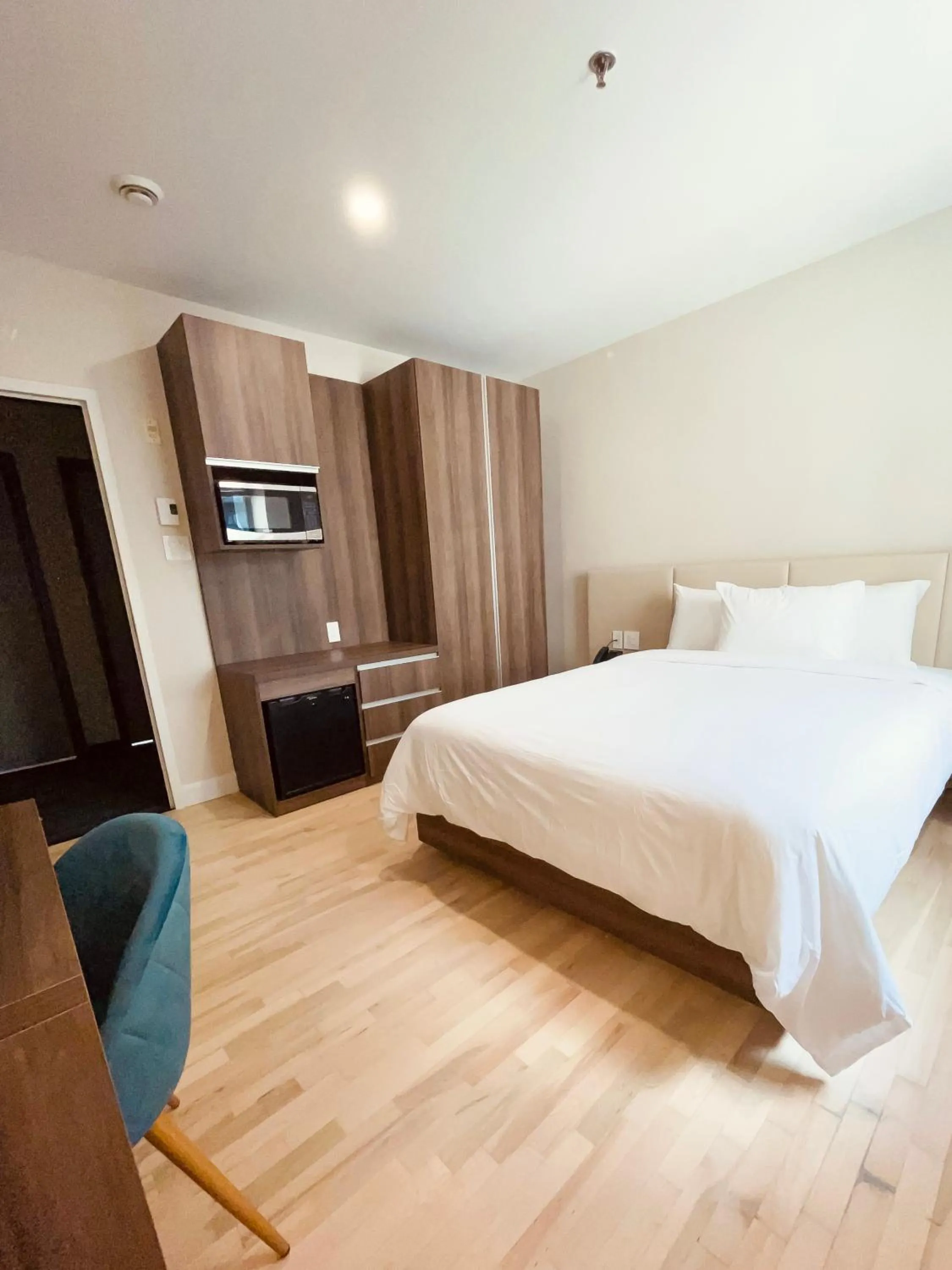 TV and multimedia in Hotel Saint-Andre