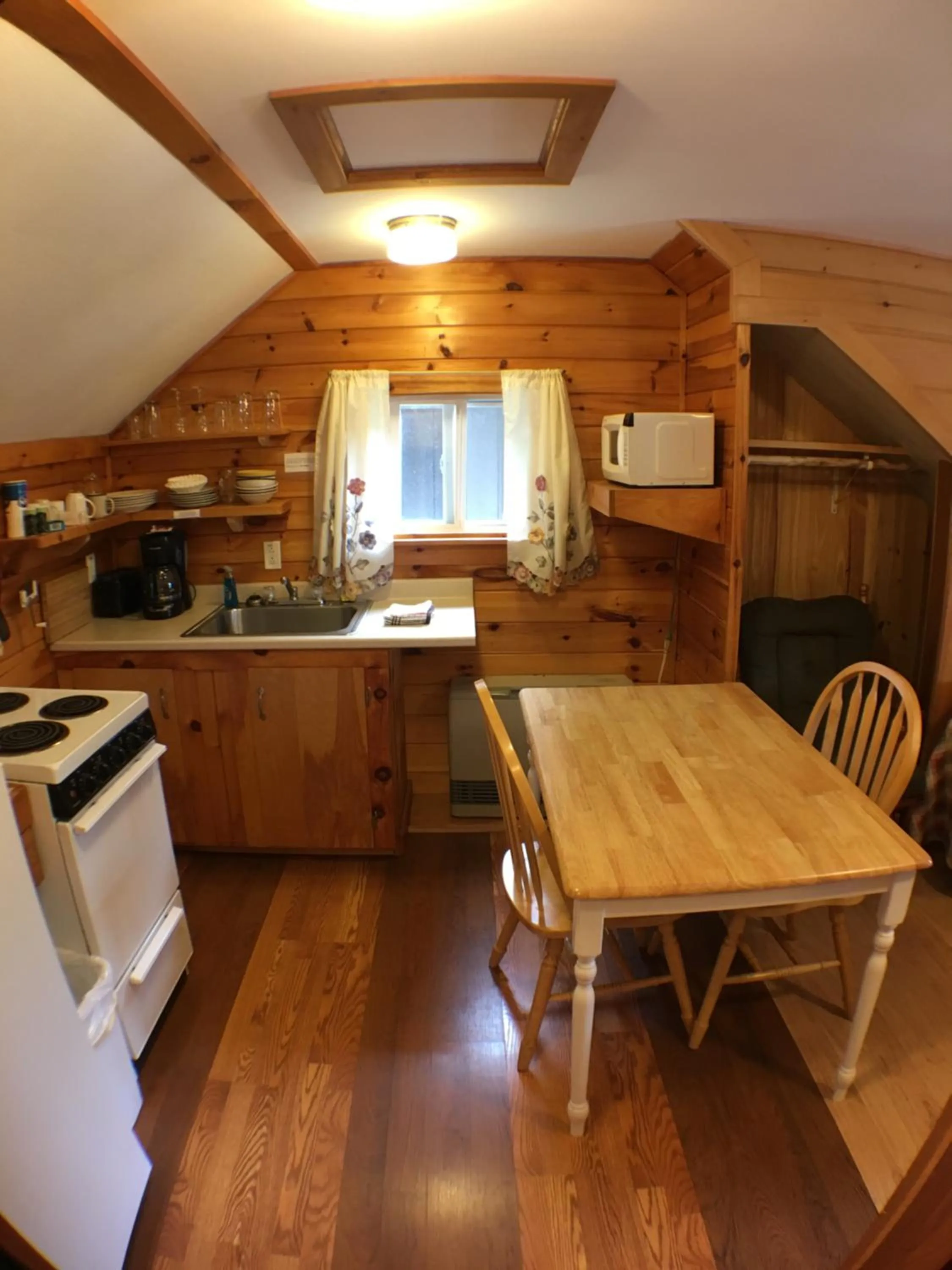 Kitchen or kitchenette in Mountain View Motel & Campground