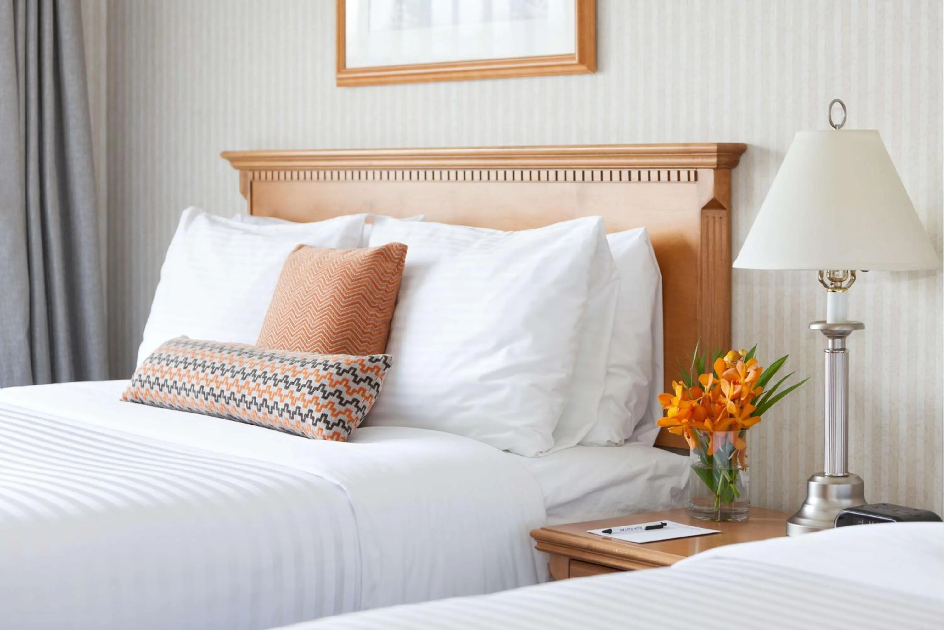 Bedroom, Bed in Listel Whistler, a Coast Hotel