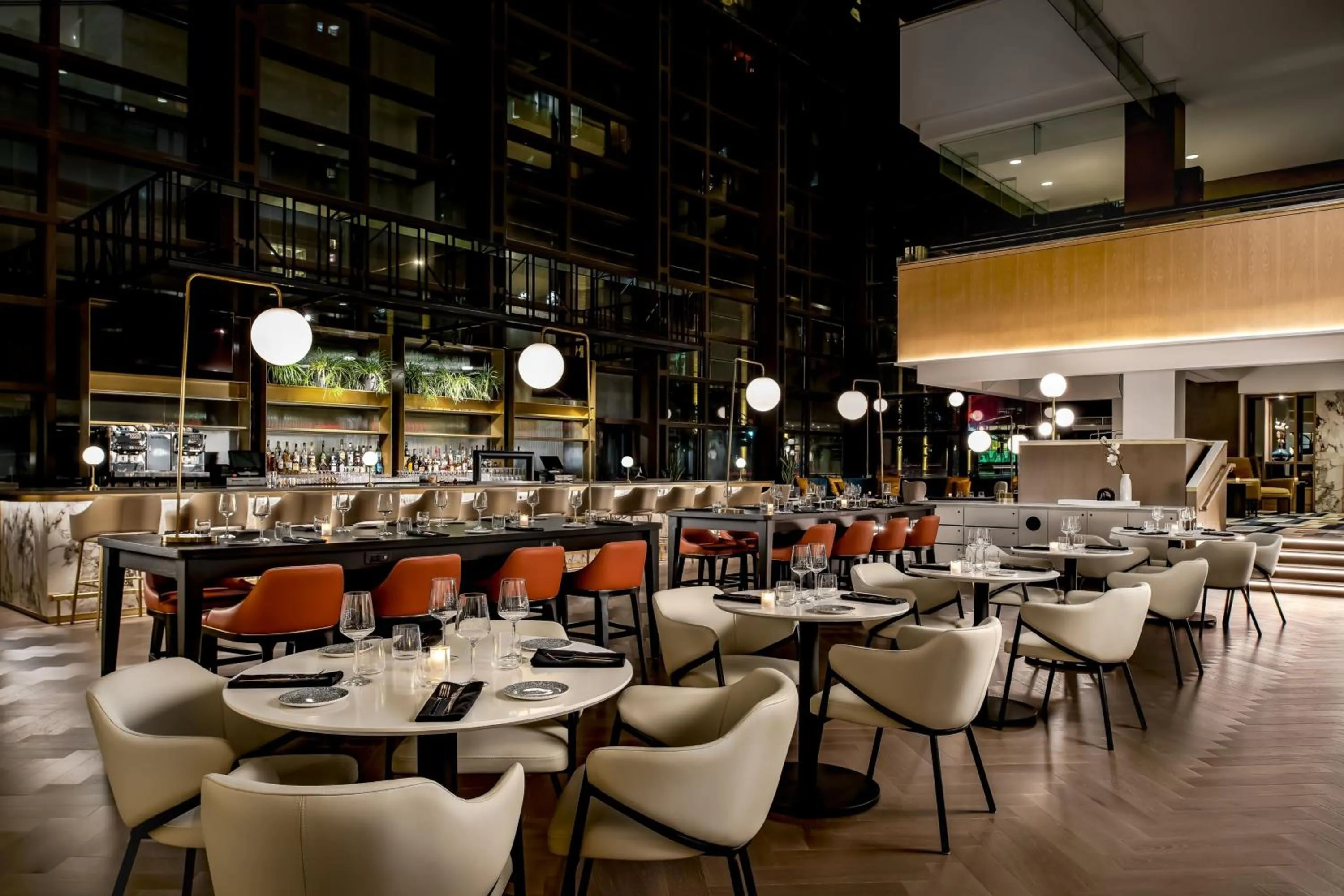 Restaurant/places to eat in Le Centre Sheraton Montreal Hotel