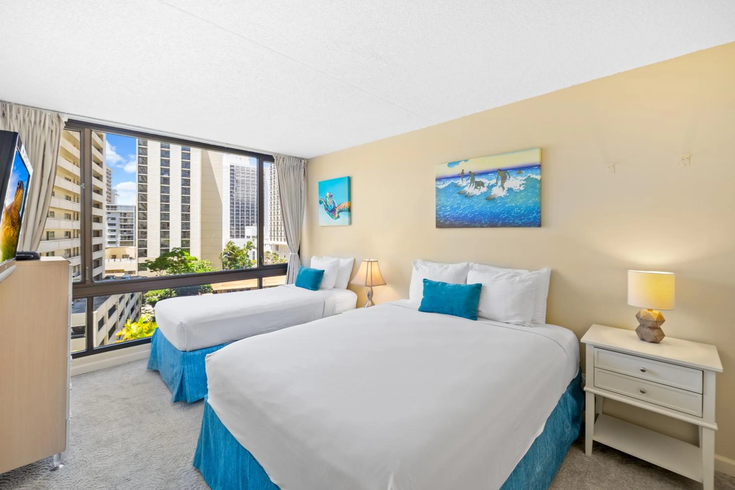 Bed in Diamond Head View Close to Waikiki Beach with Parking