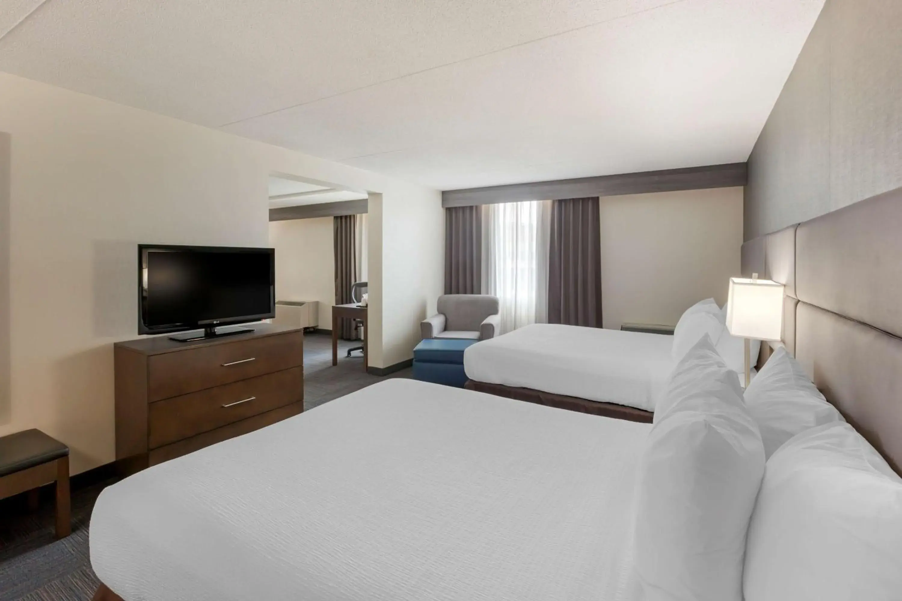 Two Queen Beds and One King Bed Room in Best Western Plus Toronto Airport Hotel Two Queen Beds and One King Bed Room in Best Western Plus Toronto Airport Hotel