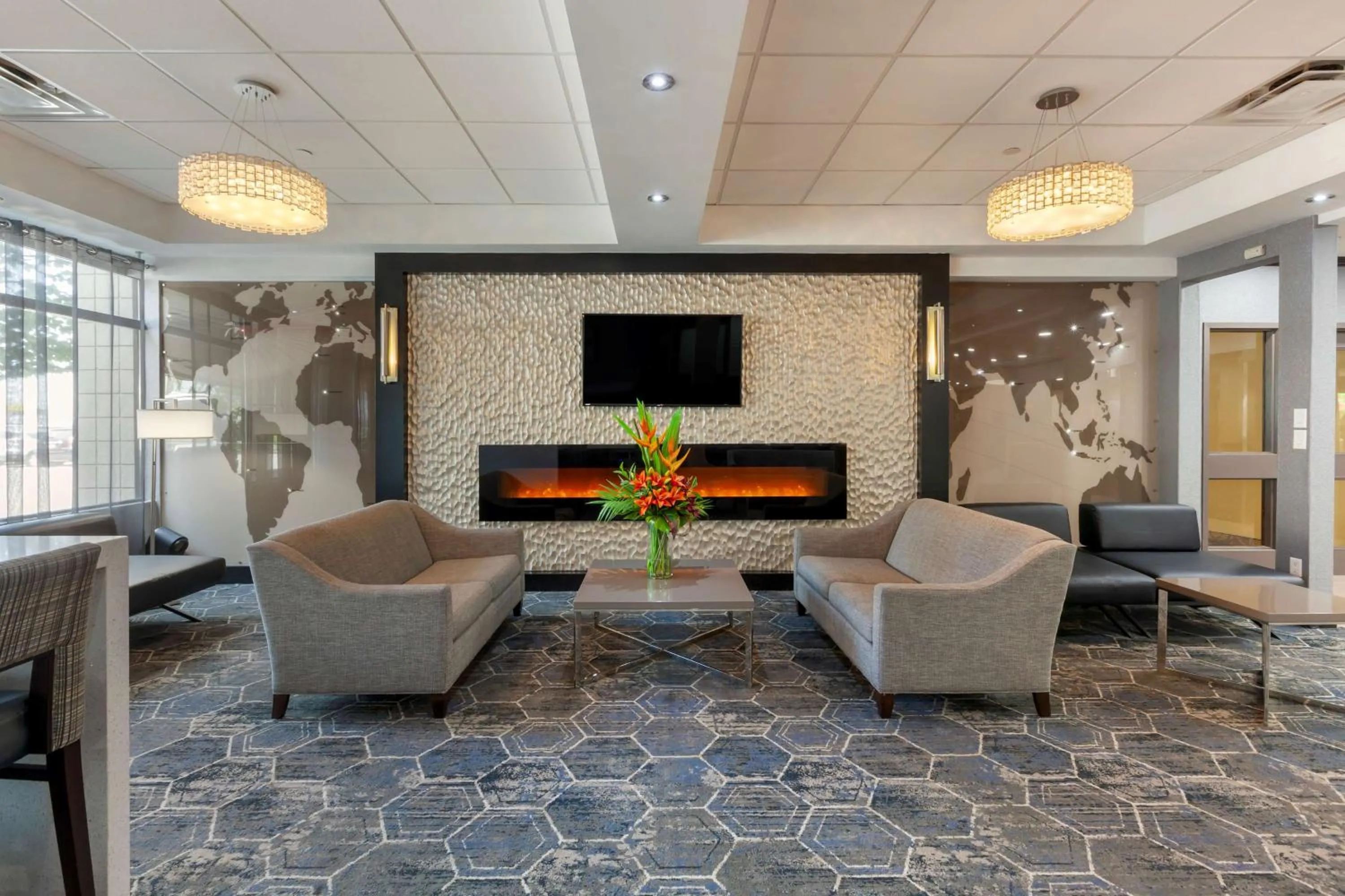 Lobby or reception in Best Western Plus Toronto Airport Hotel