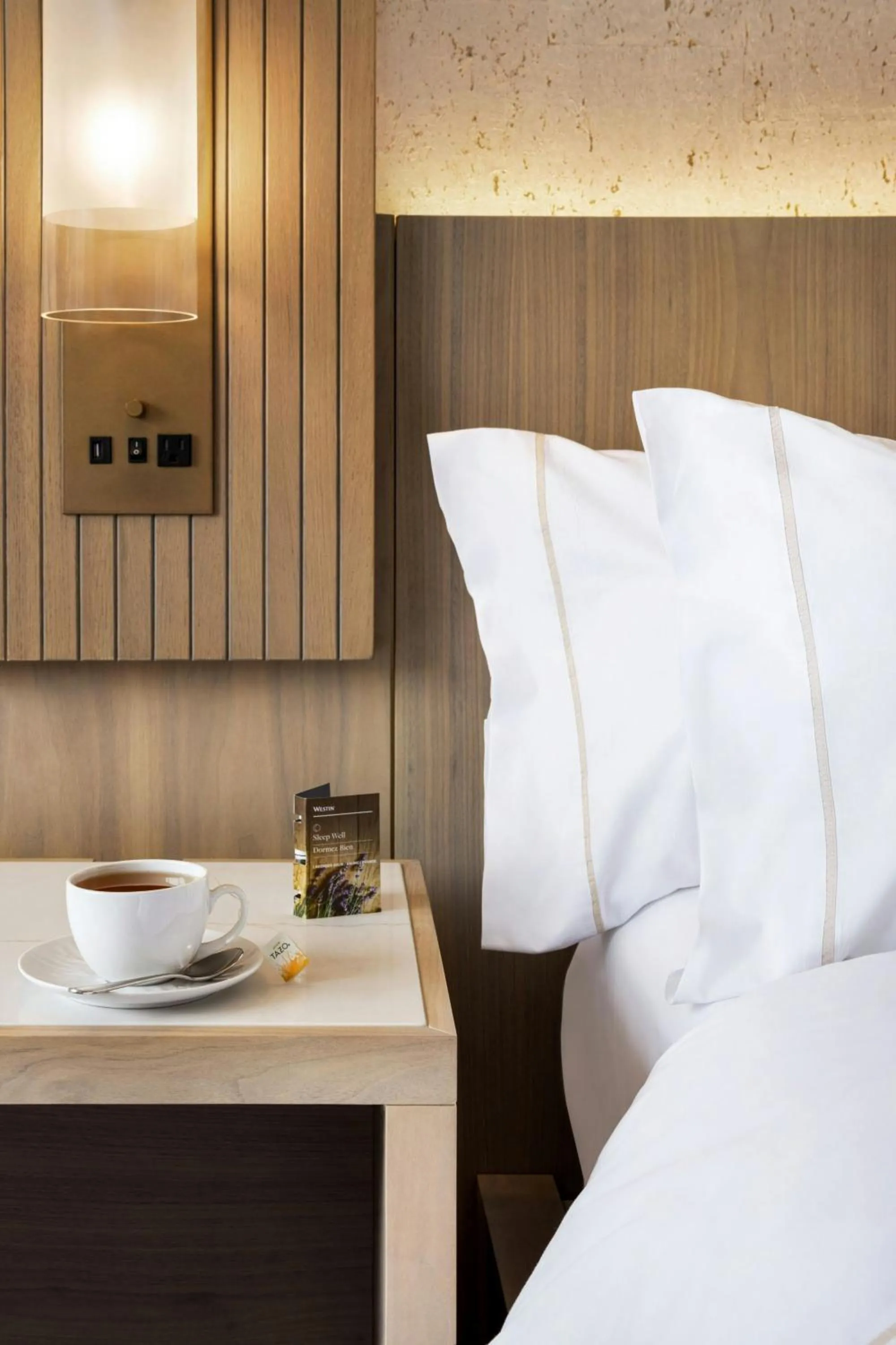 Photo of the whole room, Bed in The Westin Harbour Castle, Toronto