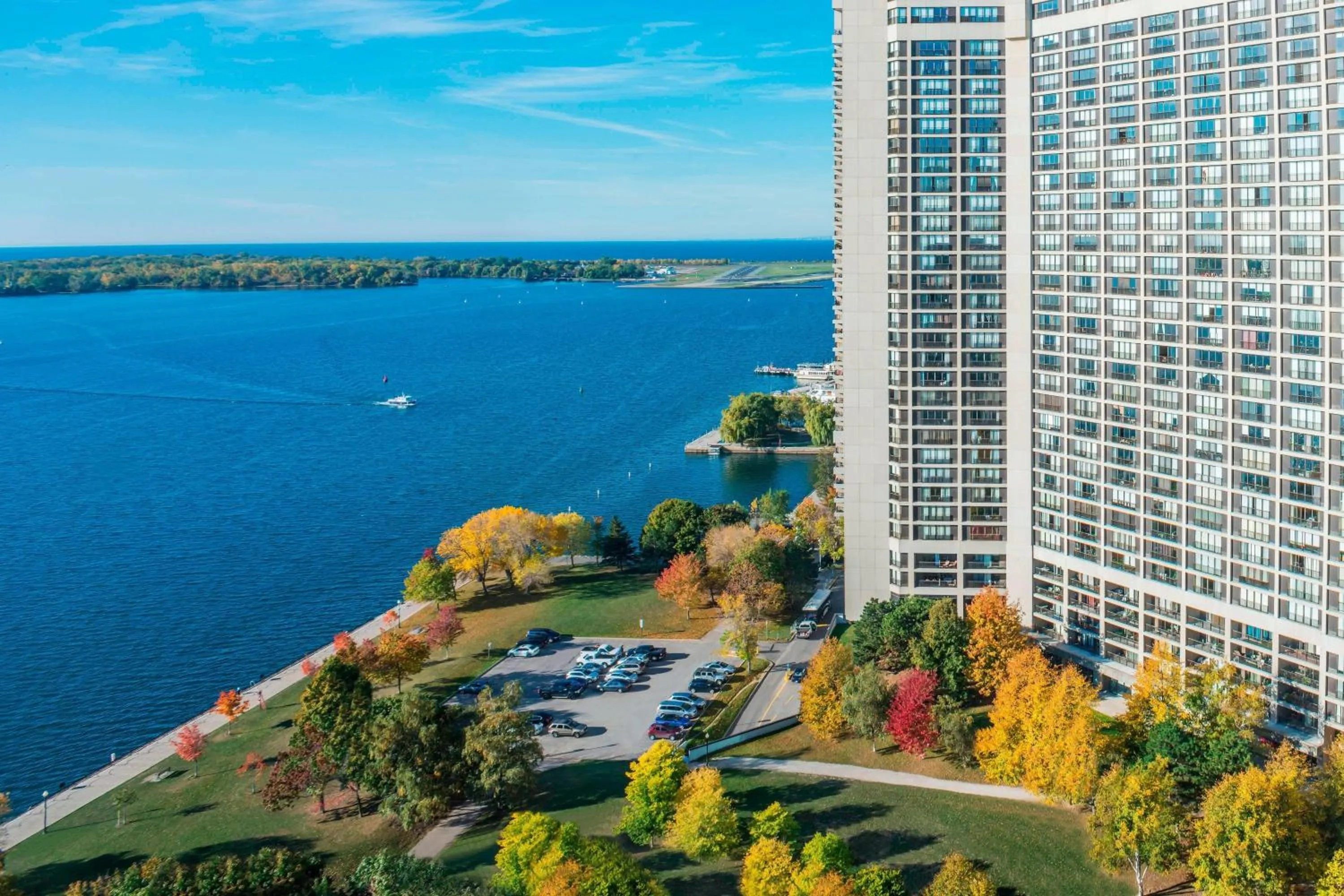 Photo of the whole room in The Westin Harbour Castle, Toronto
