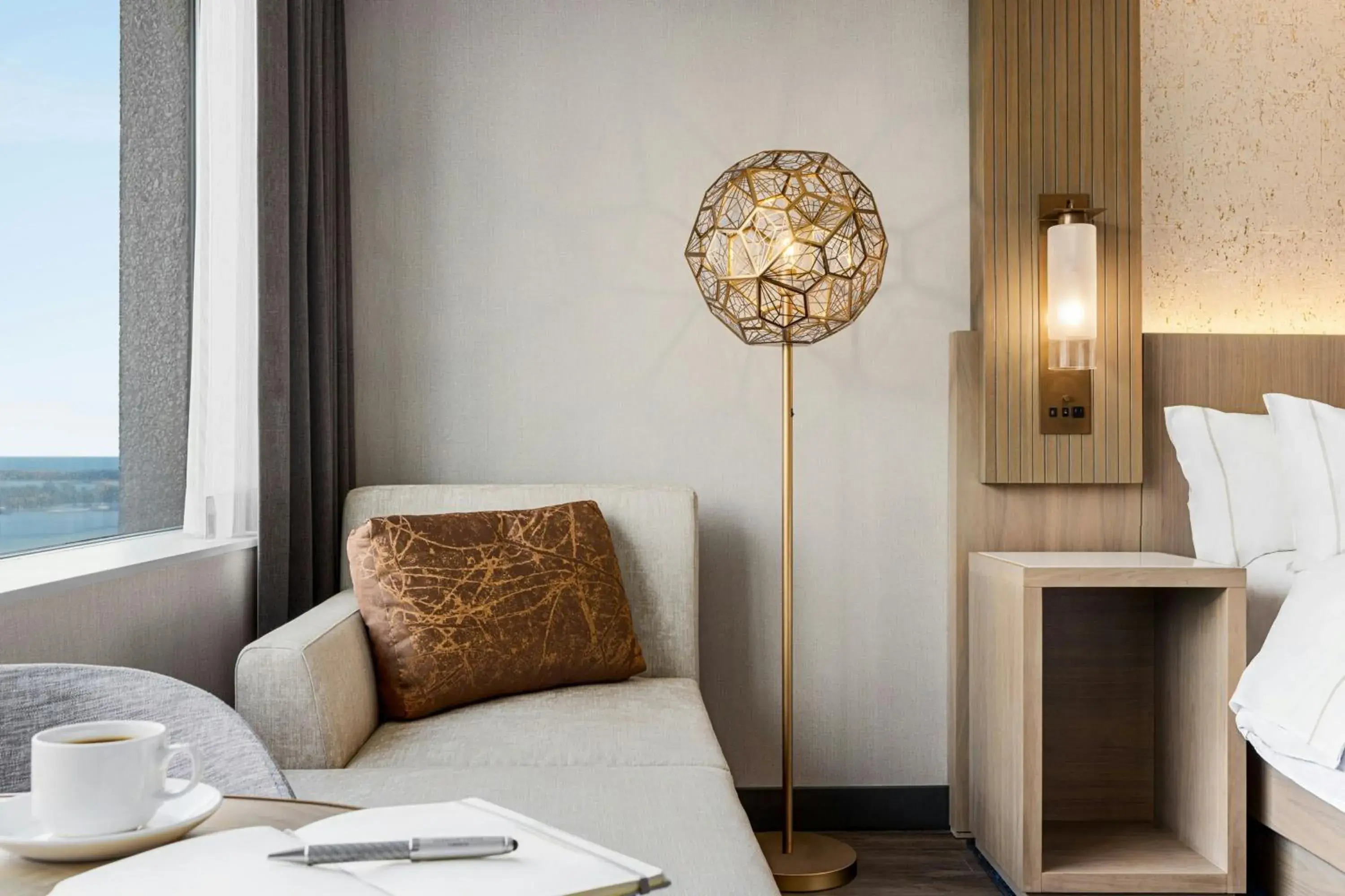 Premium King Room with Lake View in The Westin Harbour Castle, Toronto Premium King Room with Lake View in The Westin Harbour Castle, Toronto