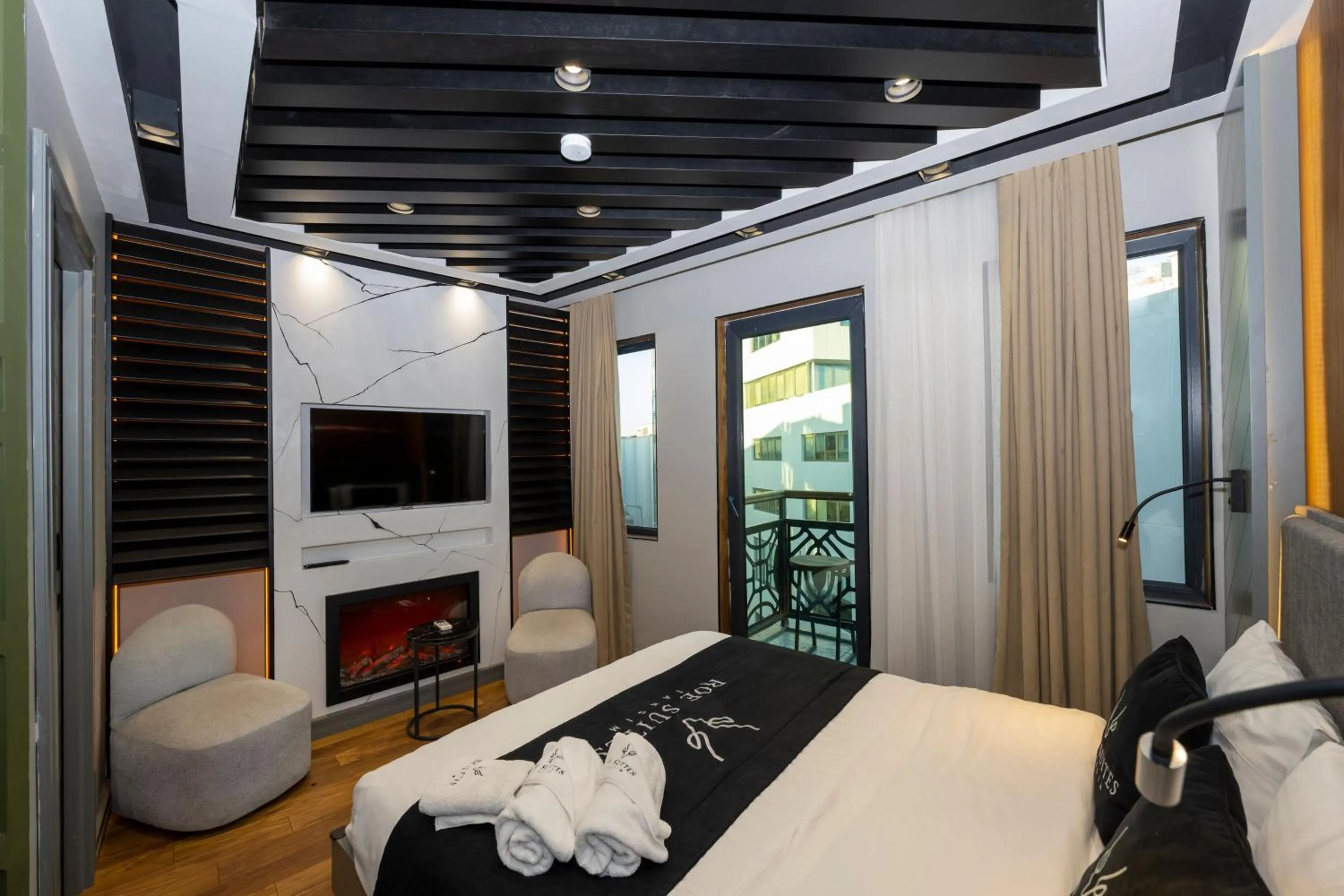 Bed in Roe Suite Hotel - TAKSIM
