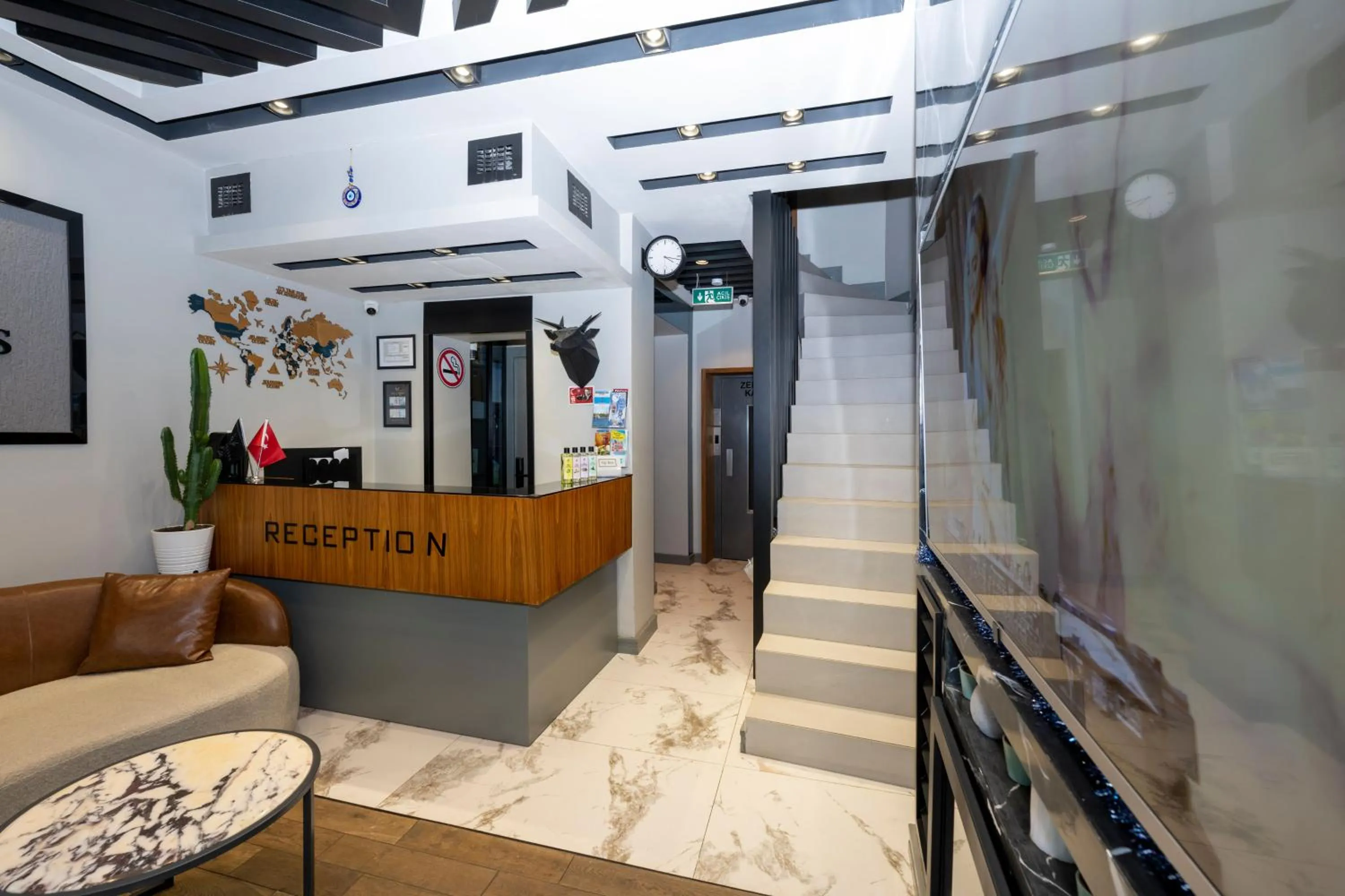 Lobby or reception in Roe Suite Hotel - TAKSIM