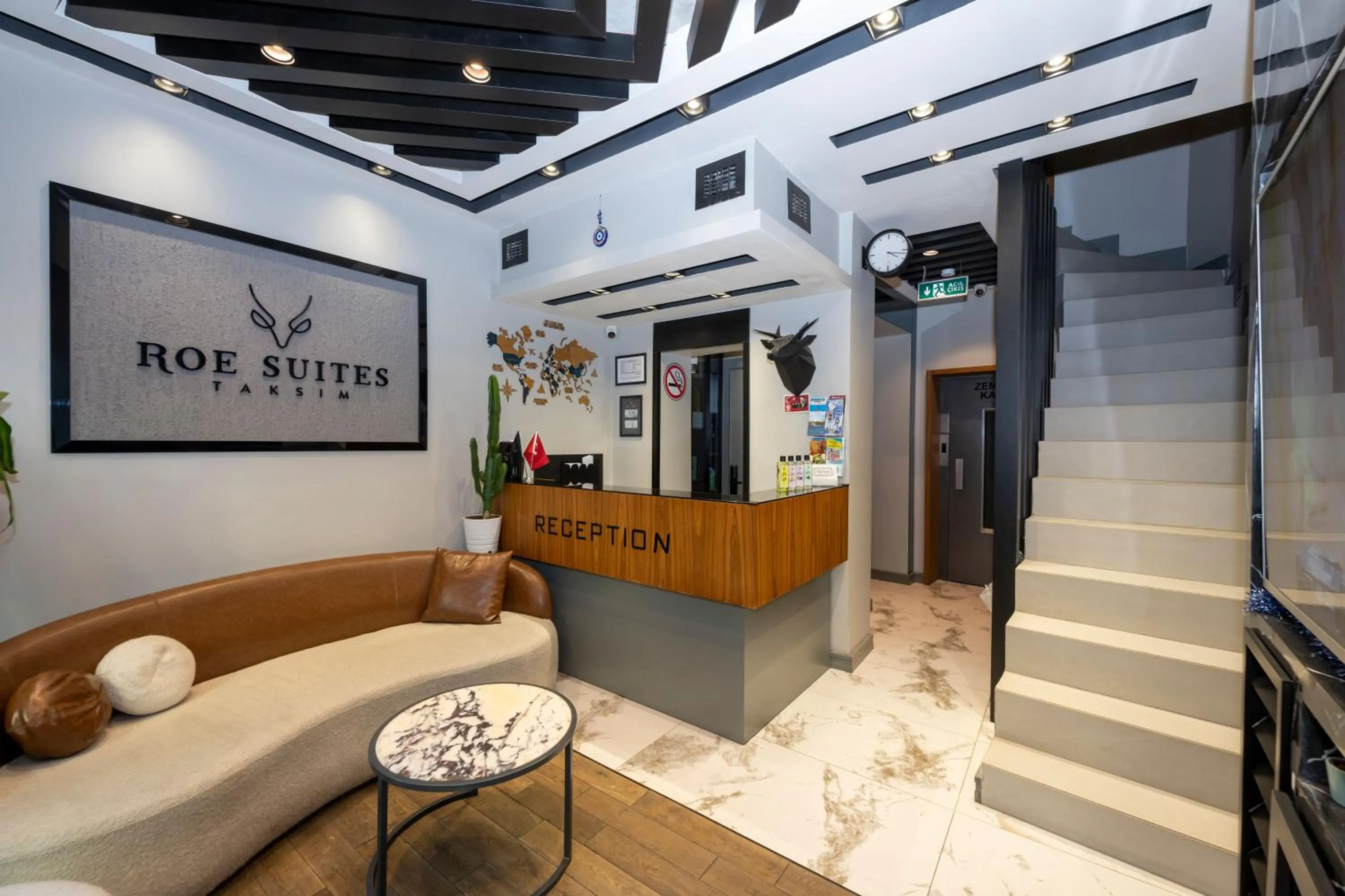 Lobby or reception in Roe Suite Hotel - TAKSIM