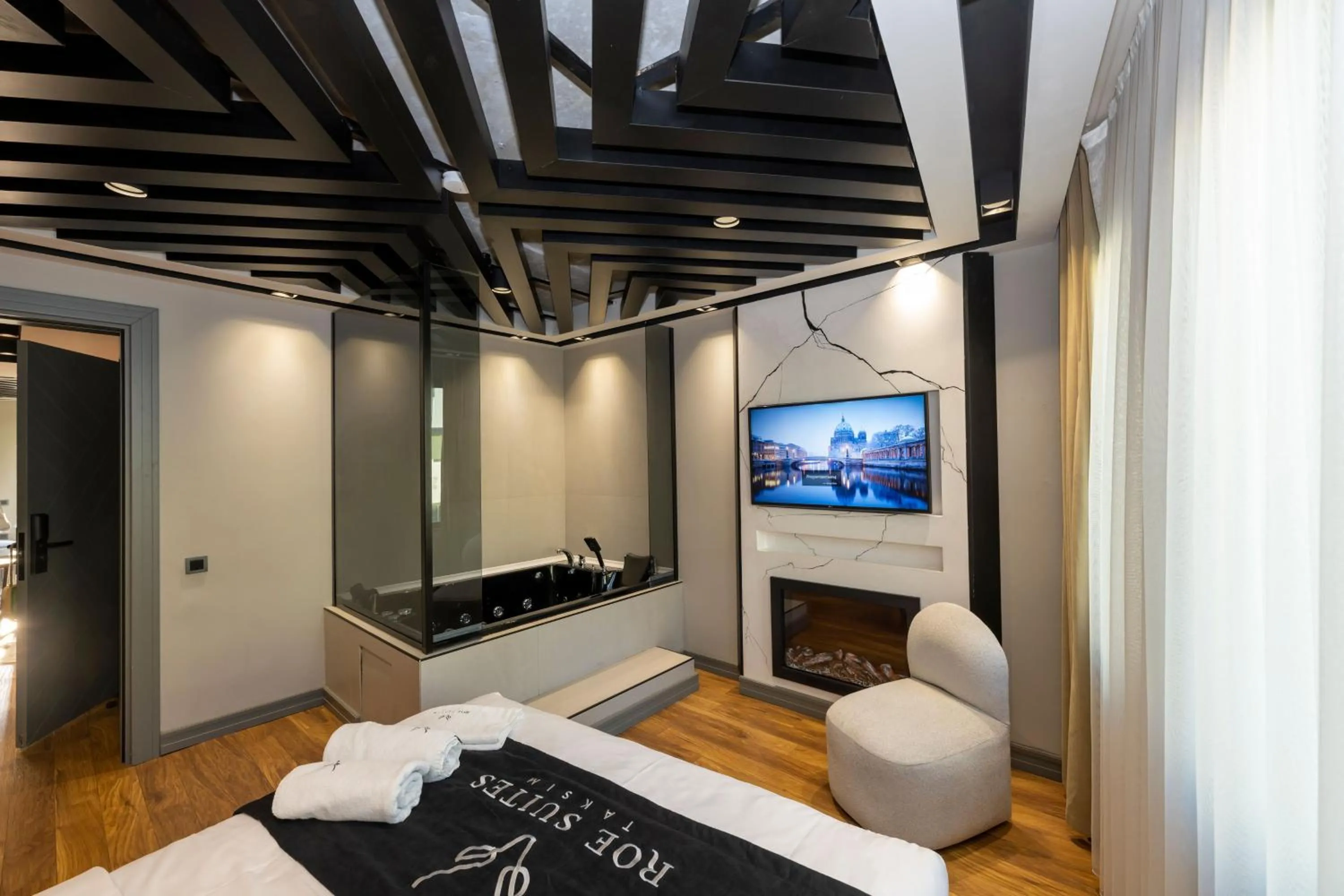 Bedroom in Roe Suite Hotel - TAKSIM