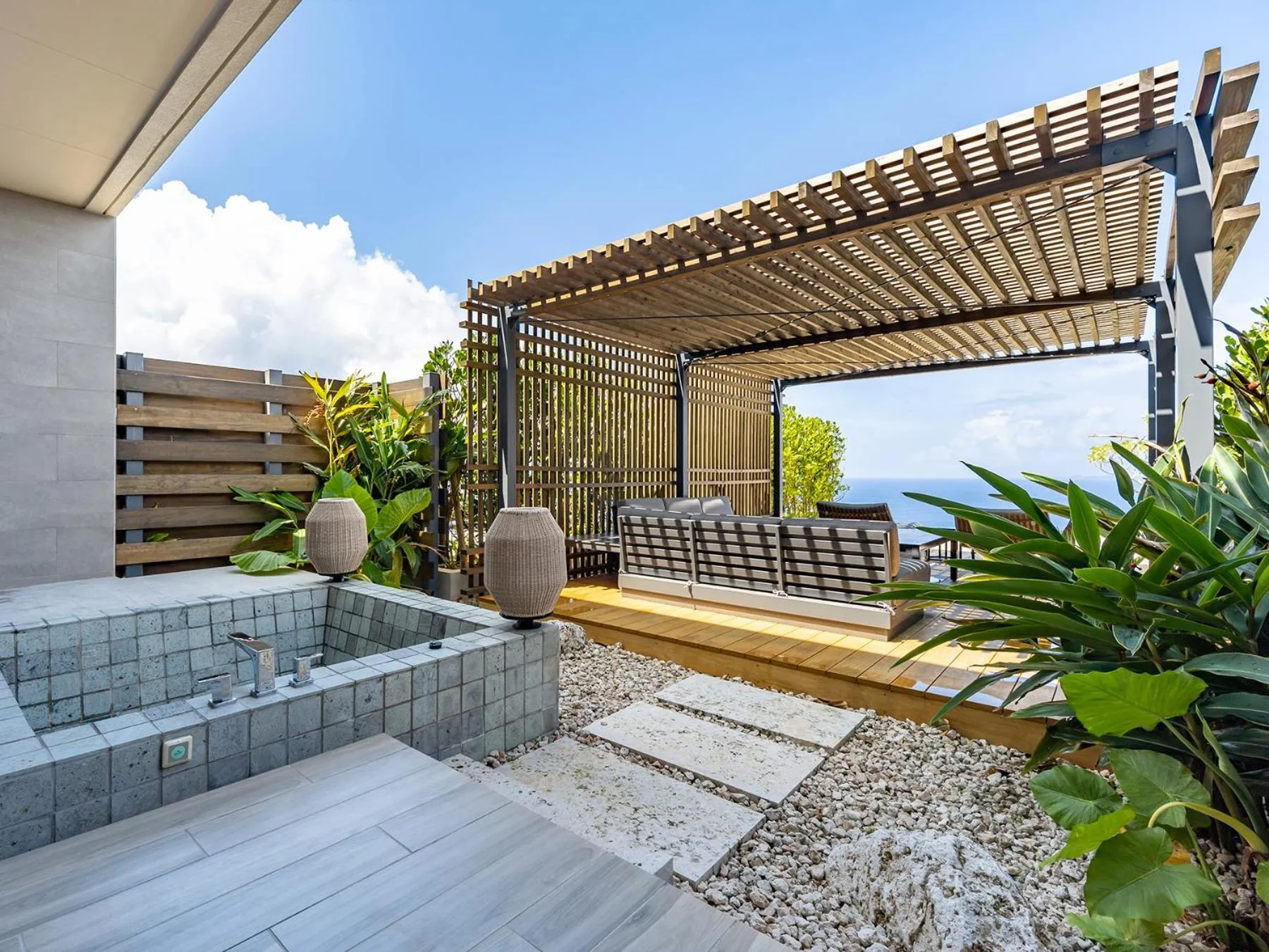 Garden in One Suite THE GRAND