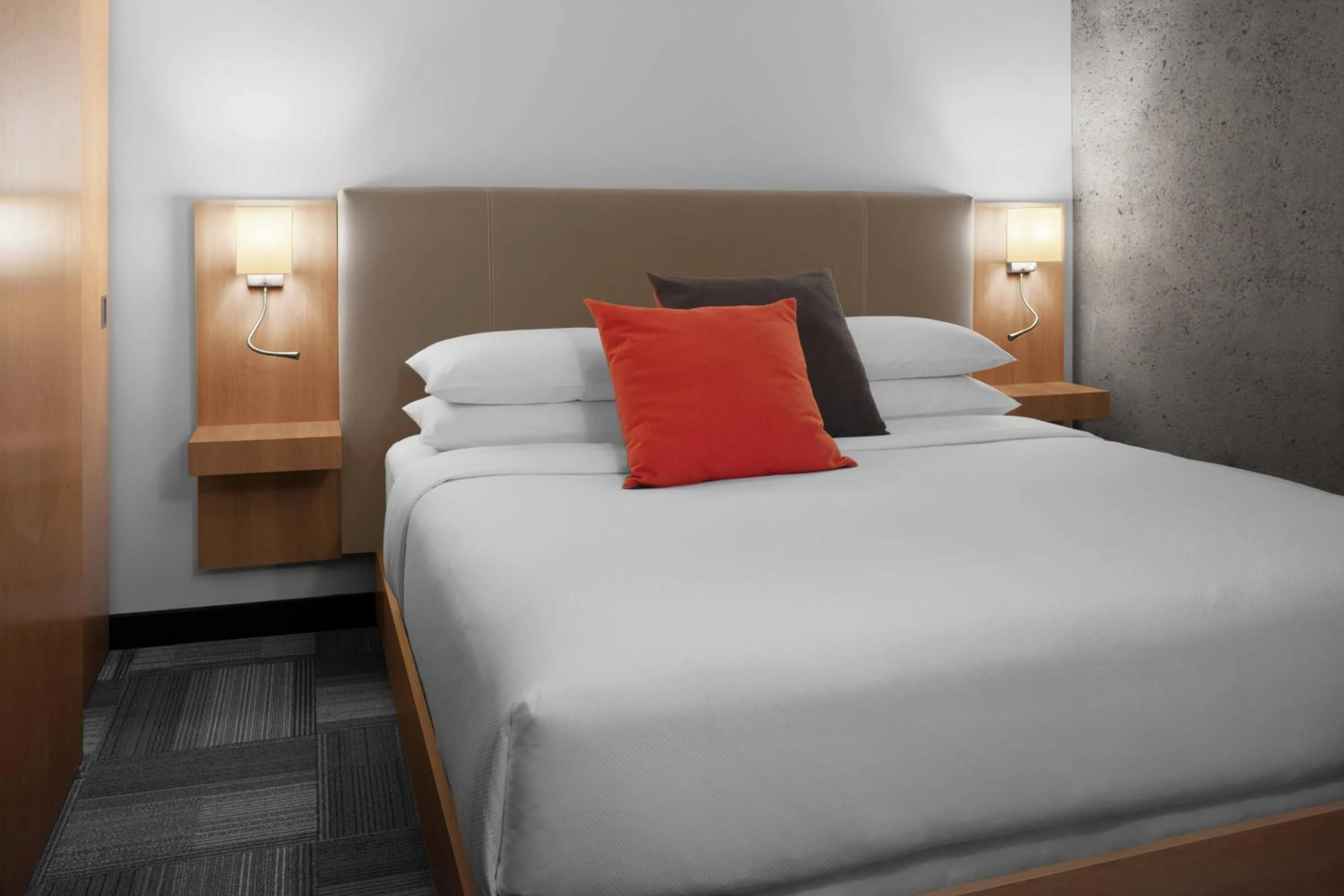 Bedroom, Bed in Delta Hotels by Marriott Mont Sainte-Anne, Resort & Convention Center