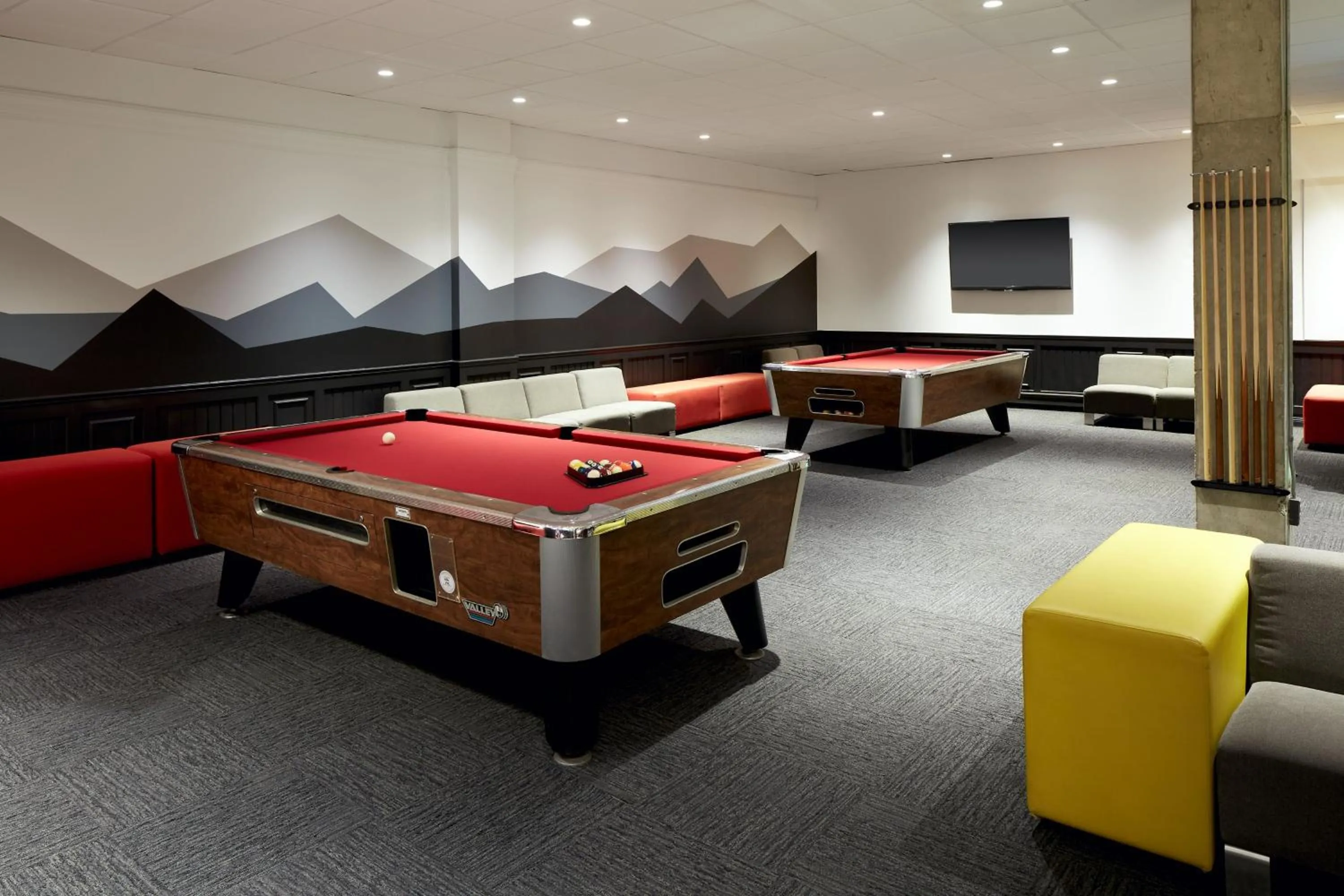 Billiard in Delta Hotels by Marriott Mont Sainte-Anne, Resort & Convention Center