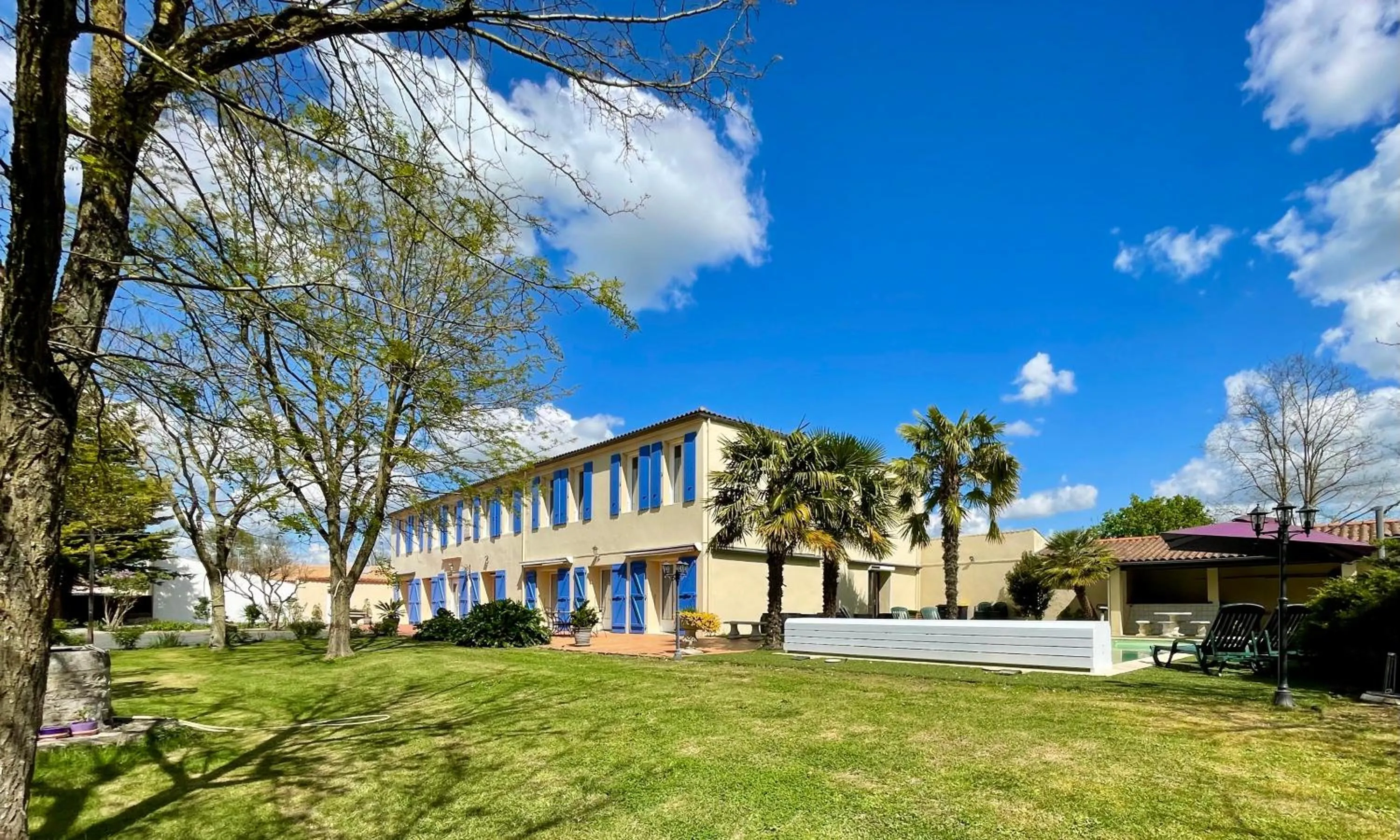 Seven-Bedroom House in Les trois cèdres