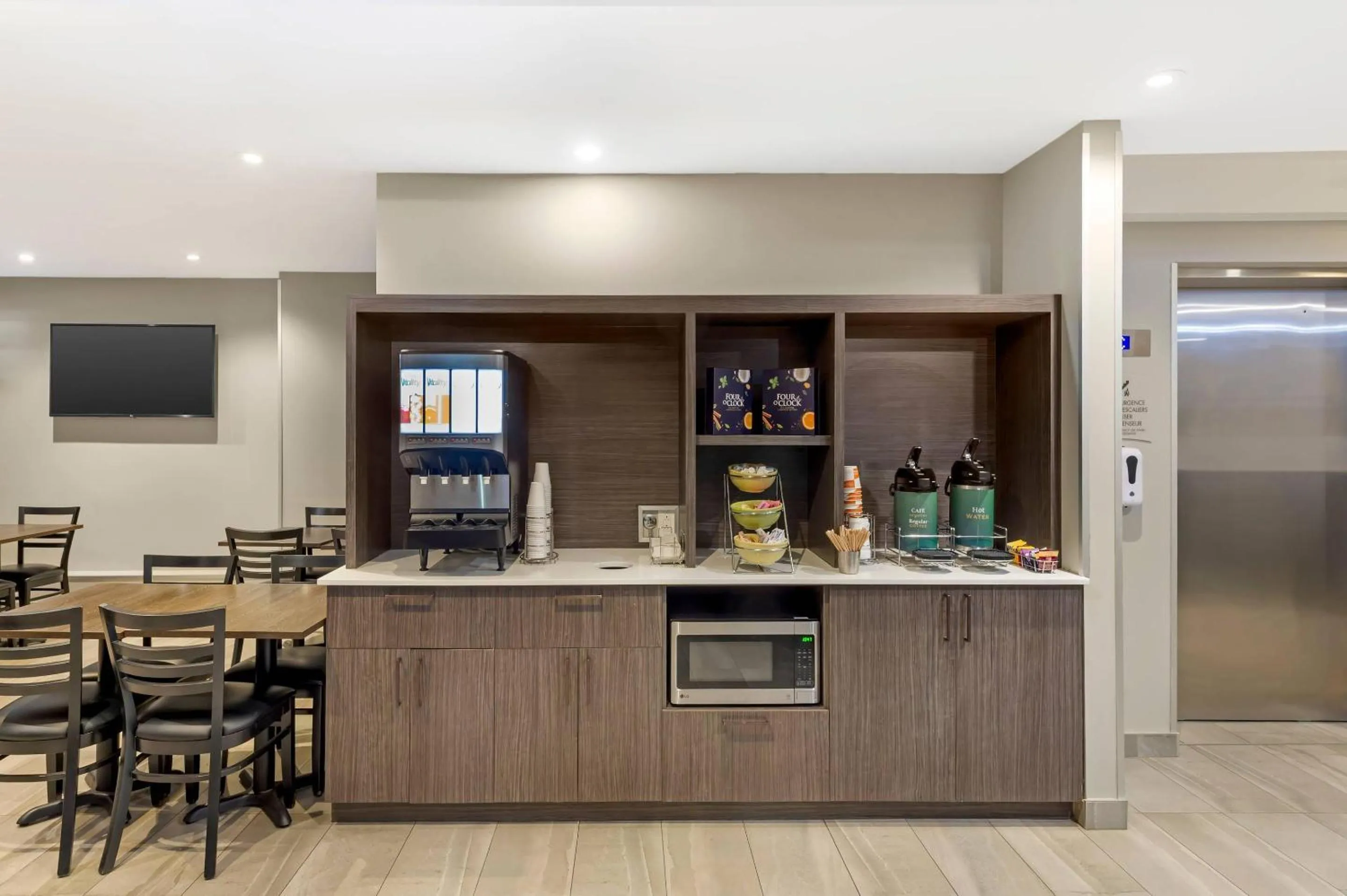 Breakfast in Quality Inn Centre-Ville