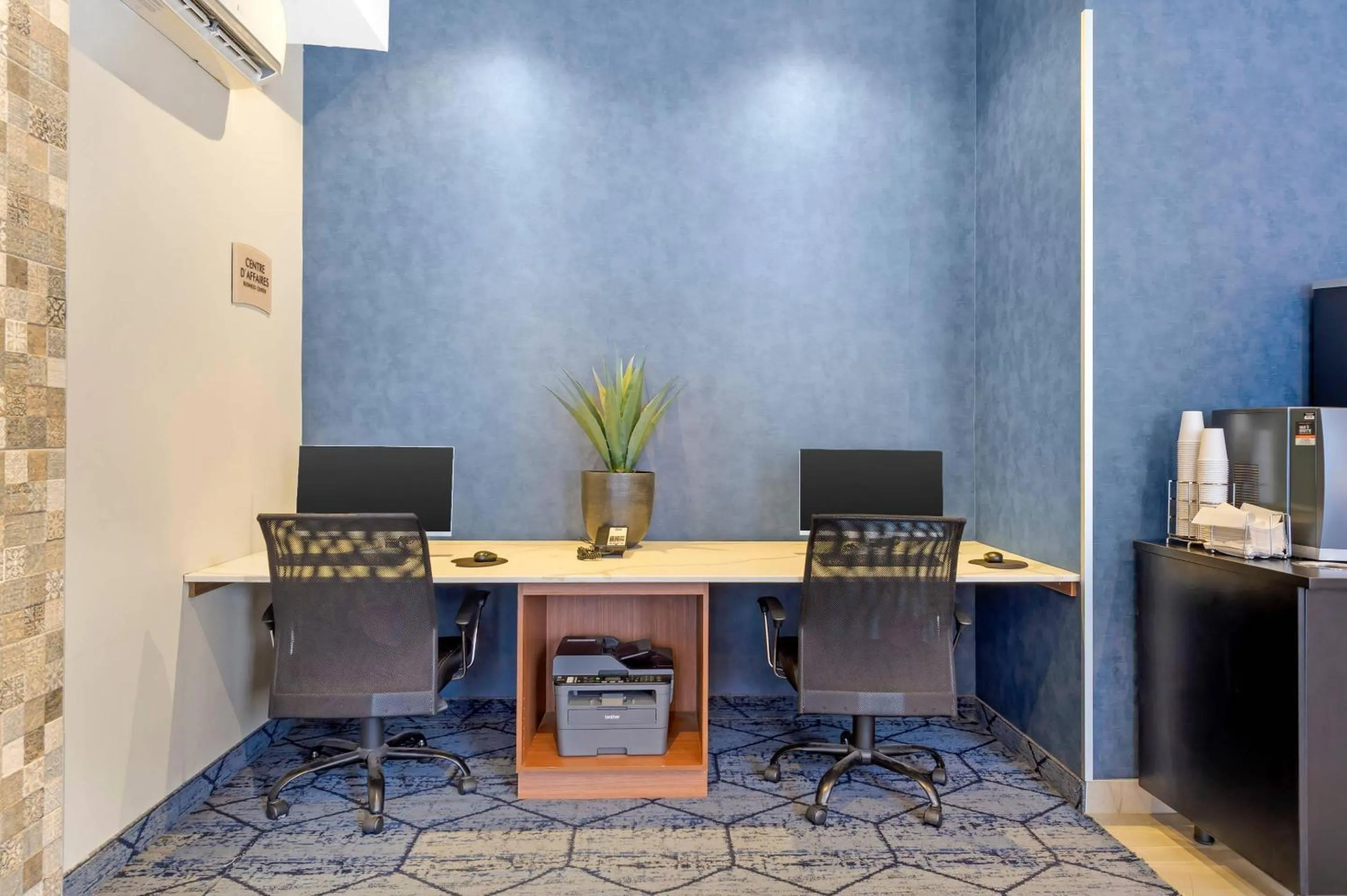 Business facilities in Quality Inn Centre-Ville