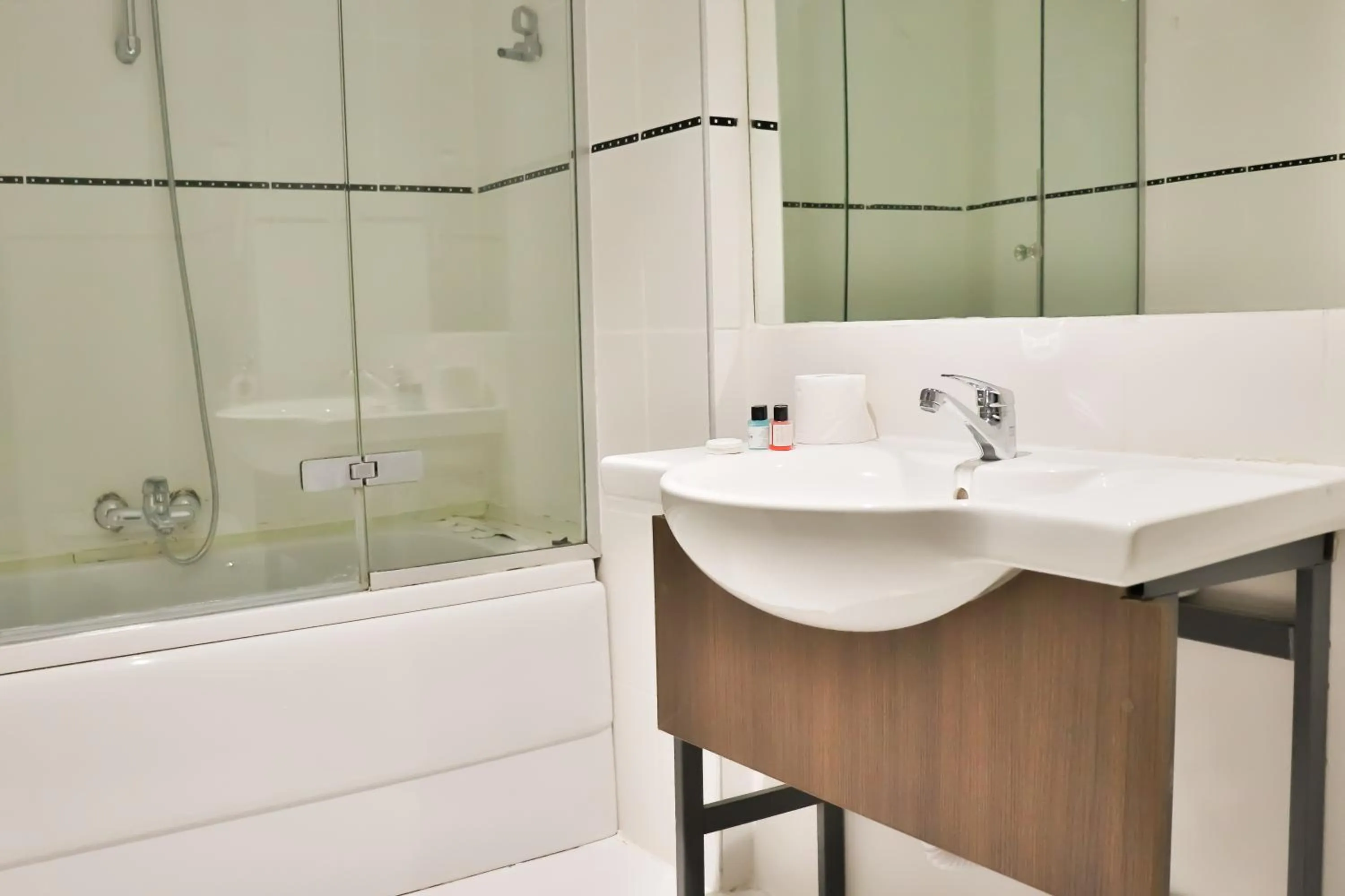 Shower in The Sign Degirmen Hotel&Spa Wellness