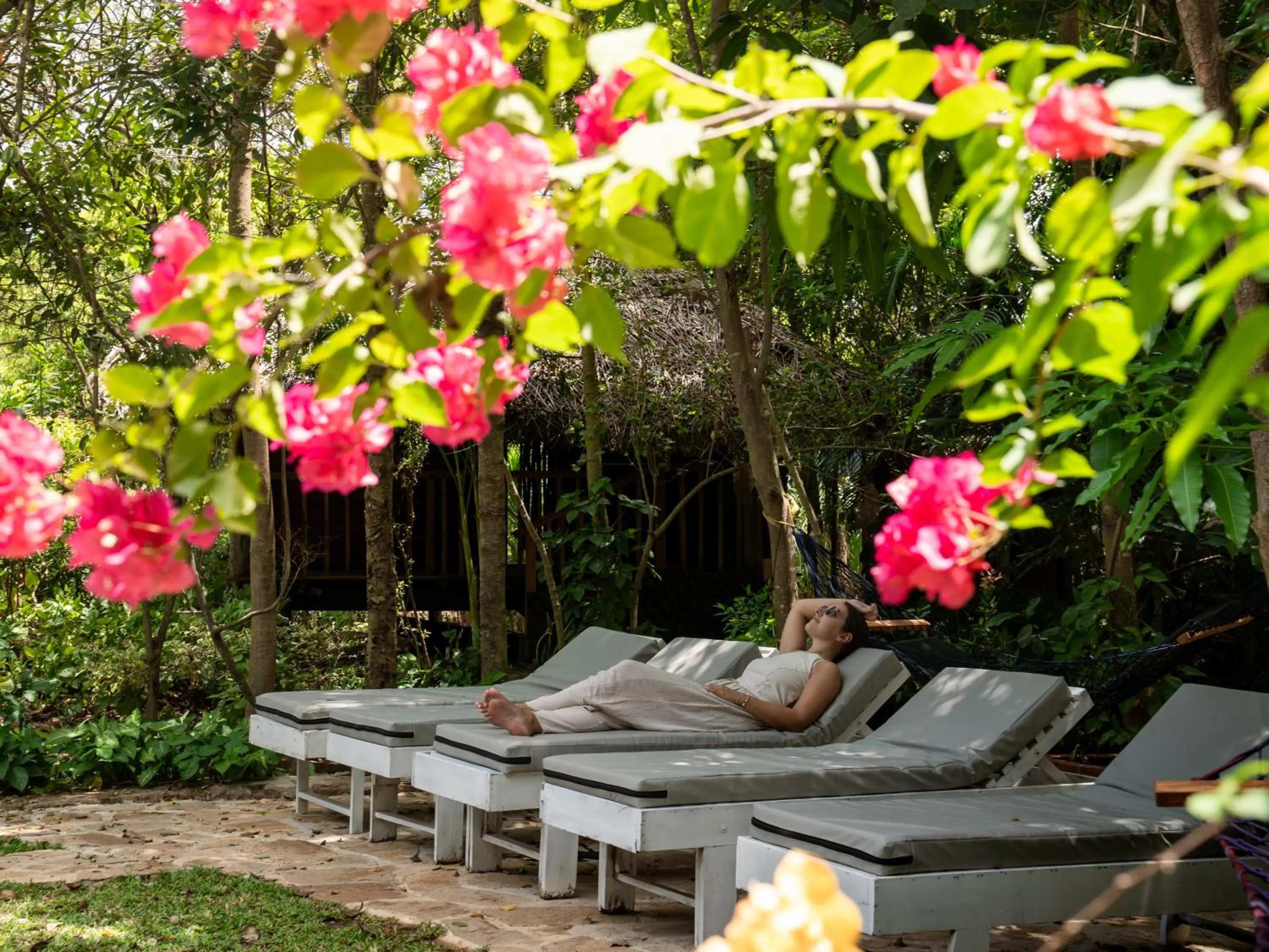 Swimming pool in Sundaras Resort & Spa Dambulla