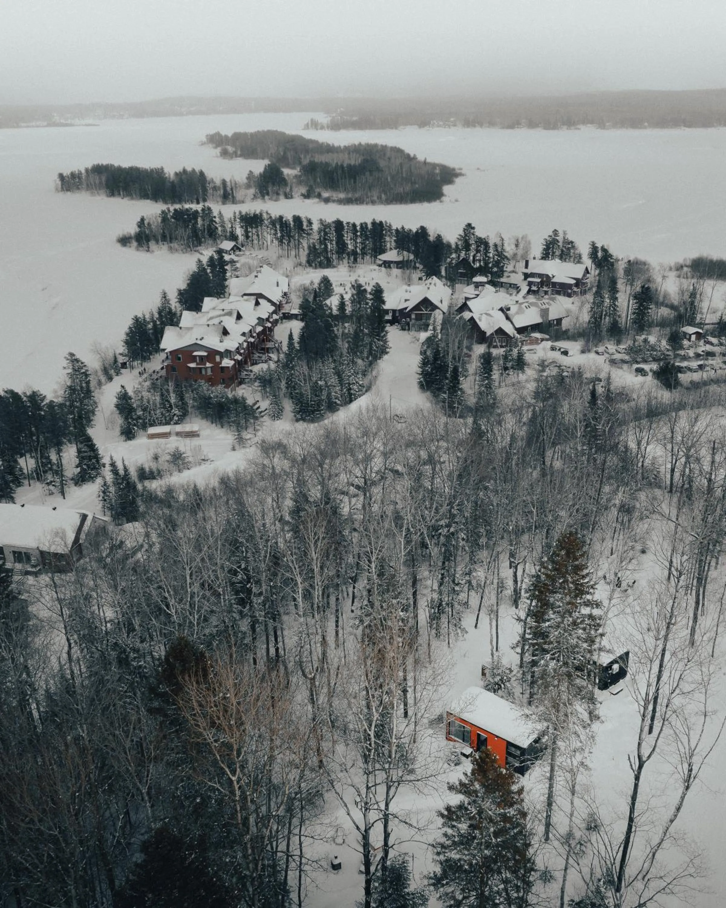 Bird's eye view in Auberge du Lac Taureau et Condos