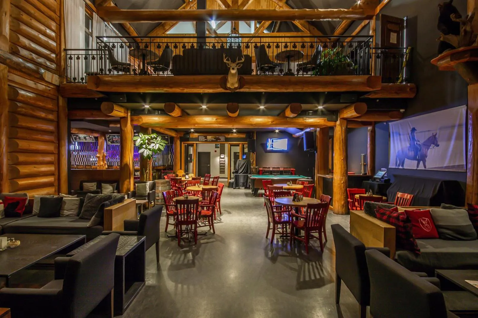 Restaurant/places to eat in Auberge du Lac Taureau et Condos