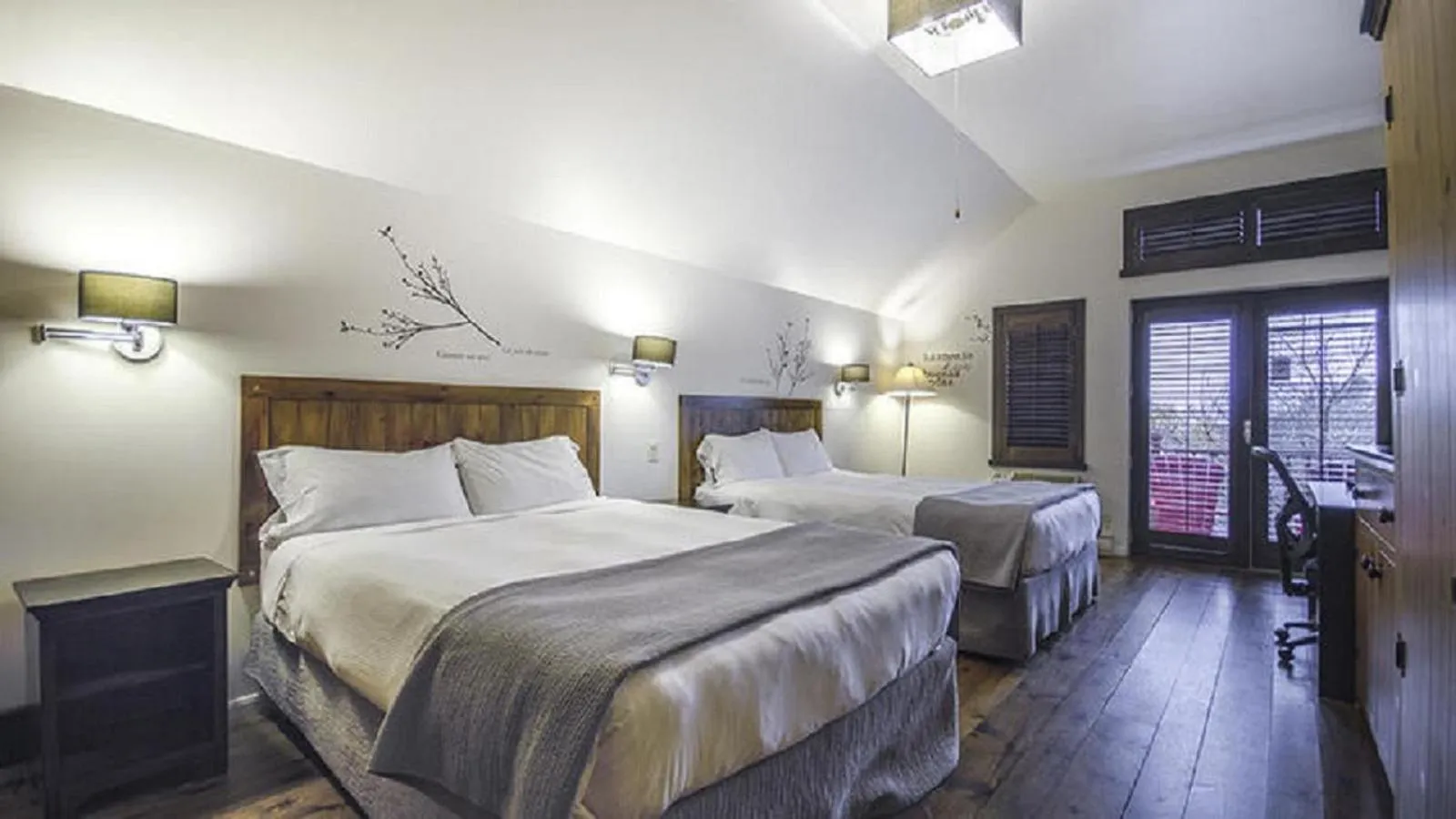 Family, Bed in Auberge du Lac Taureau et Condos