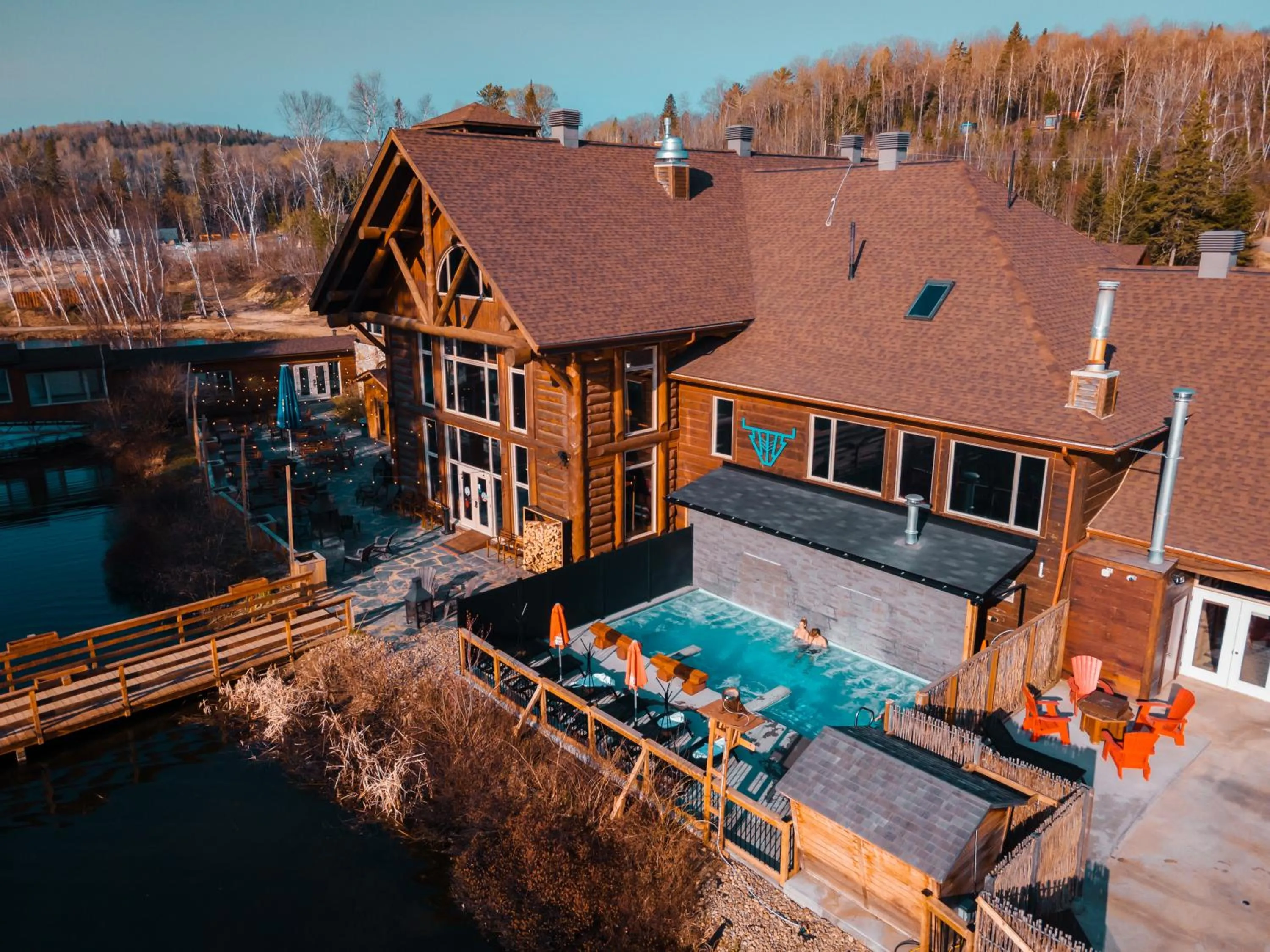 Property building in Auberge du Lac Taureau et Condos