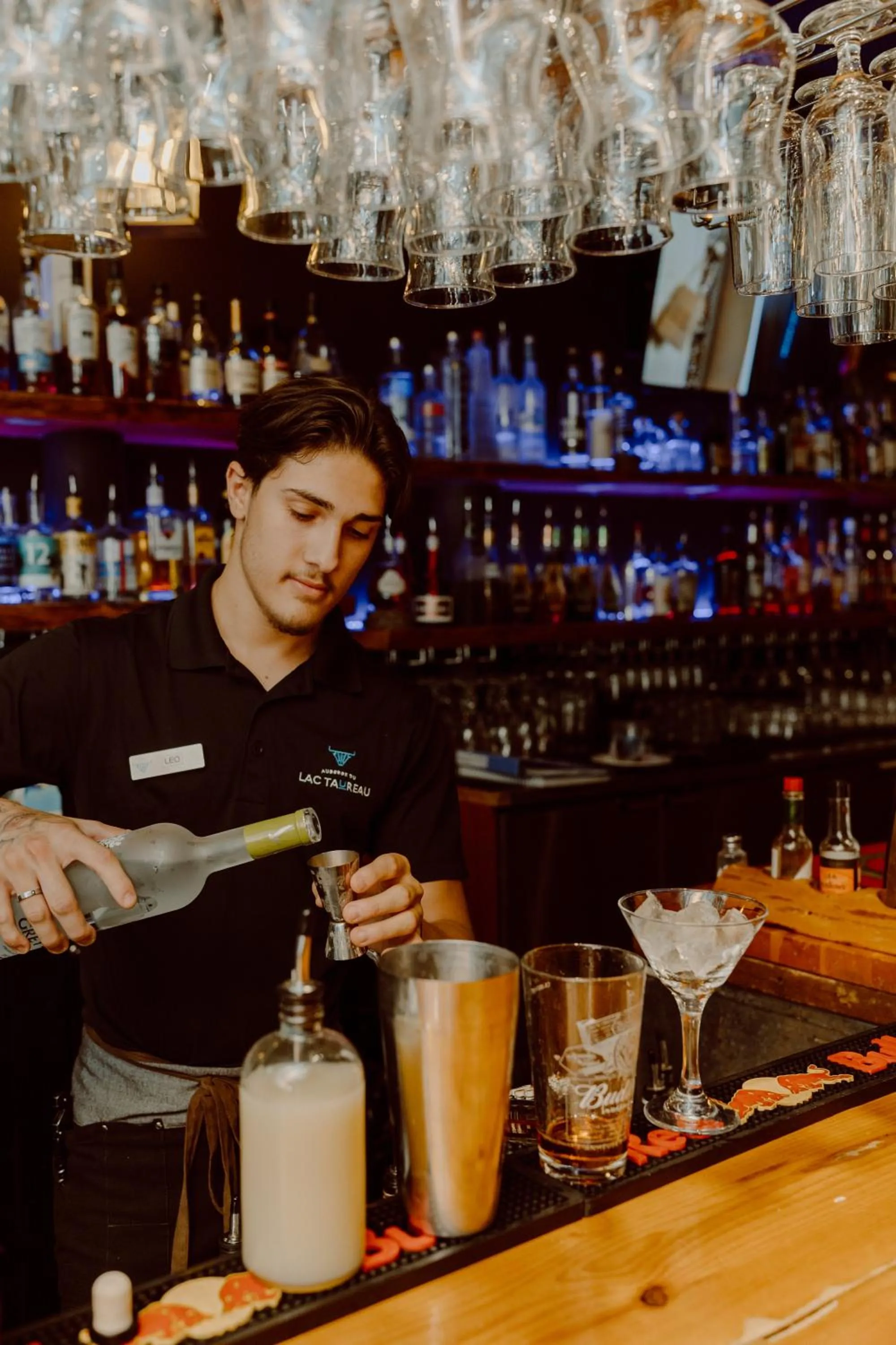 Lounge or bar in Auberge du Lac Taureau et Condos