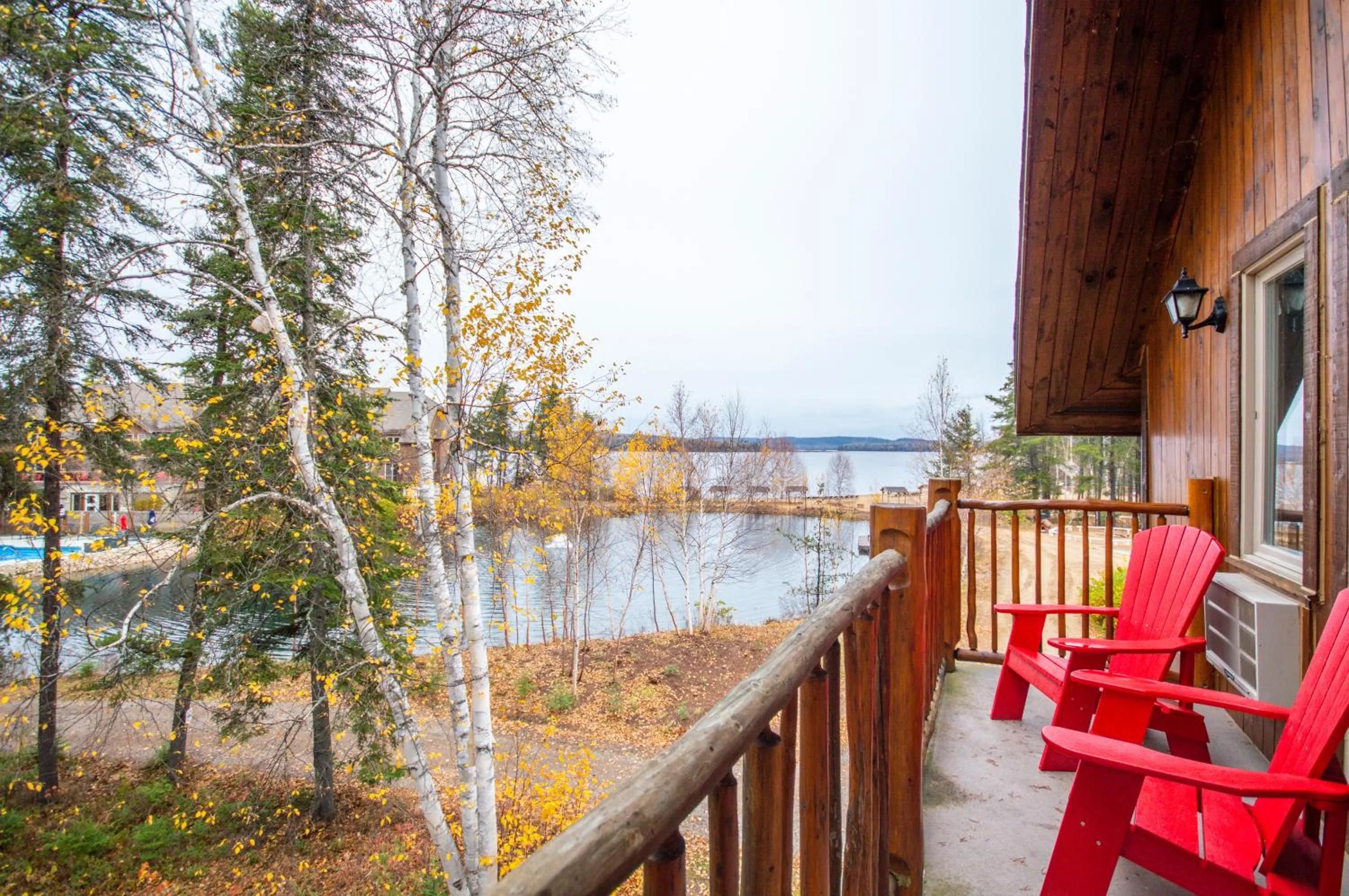 Balcony/Terrace in Auberge du Lac Taureau et Condos