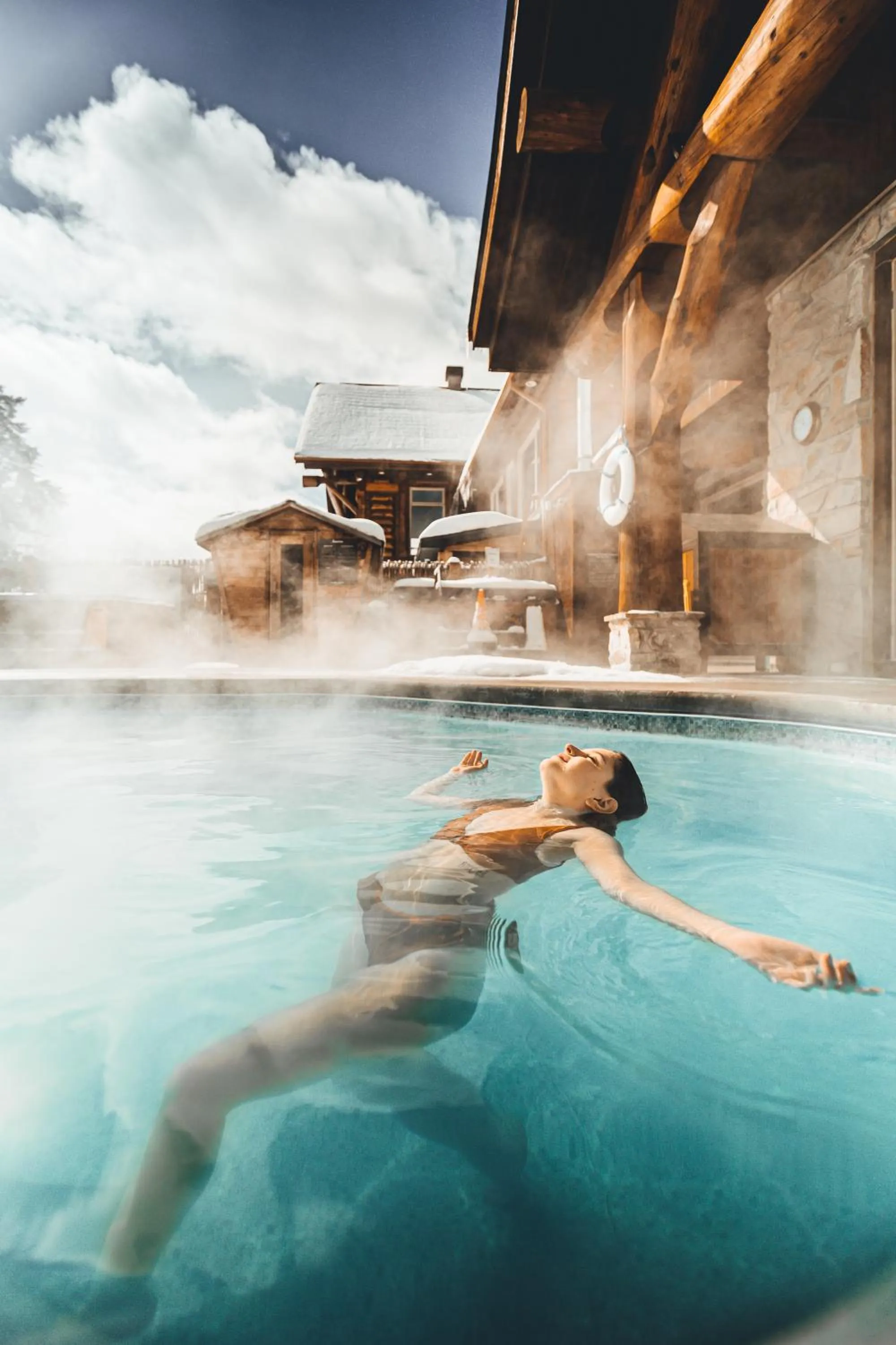 Pool view in Auberge du Lac Taureau et Condos