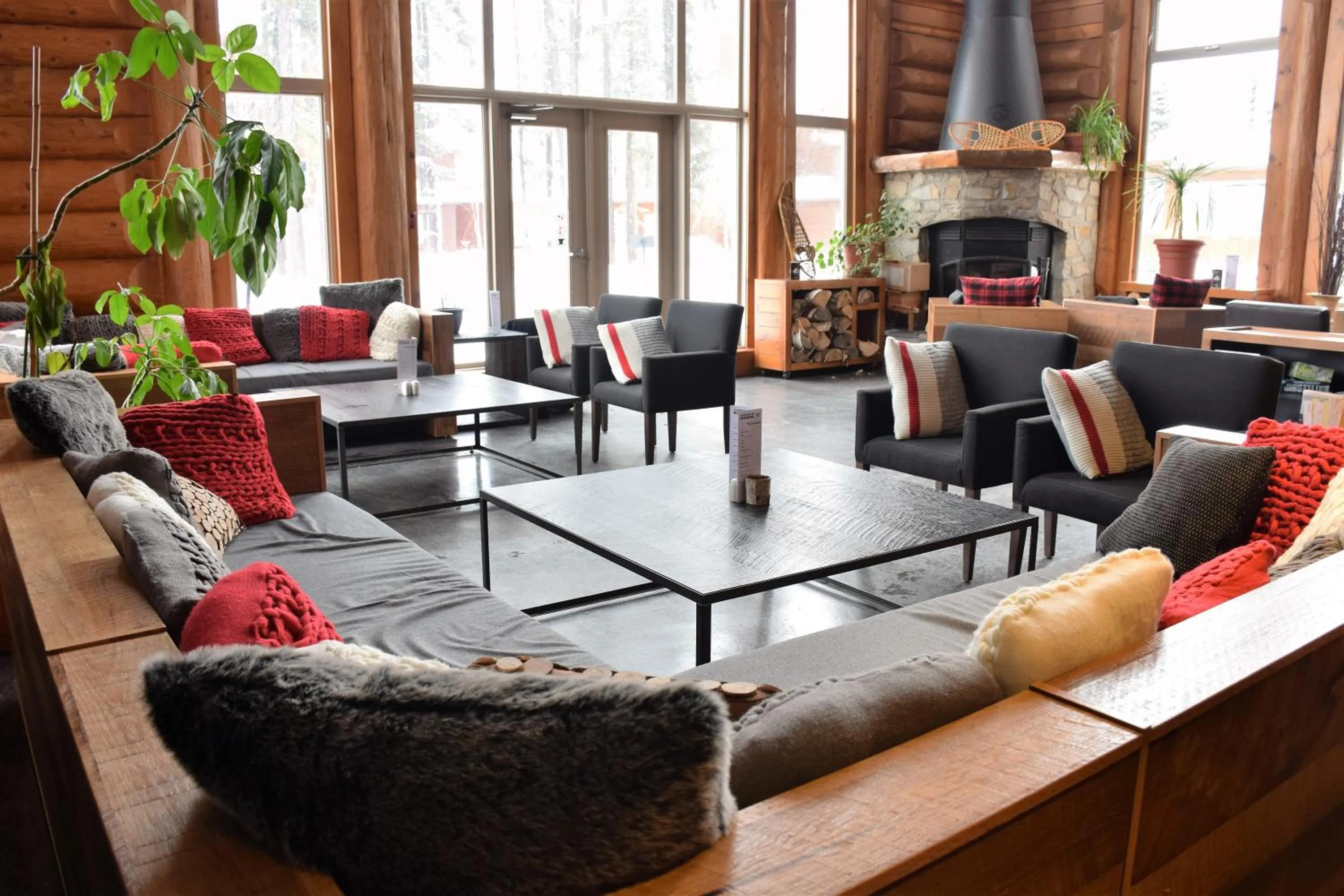 Restaurant/places to eat in Auberge du Lac Taureau et Condos