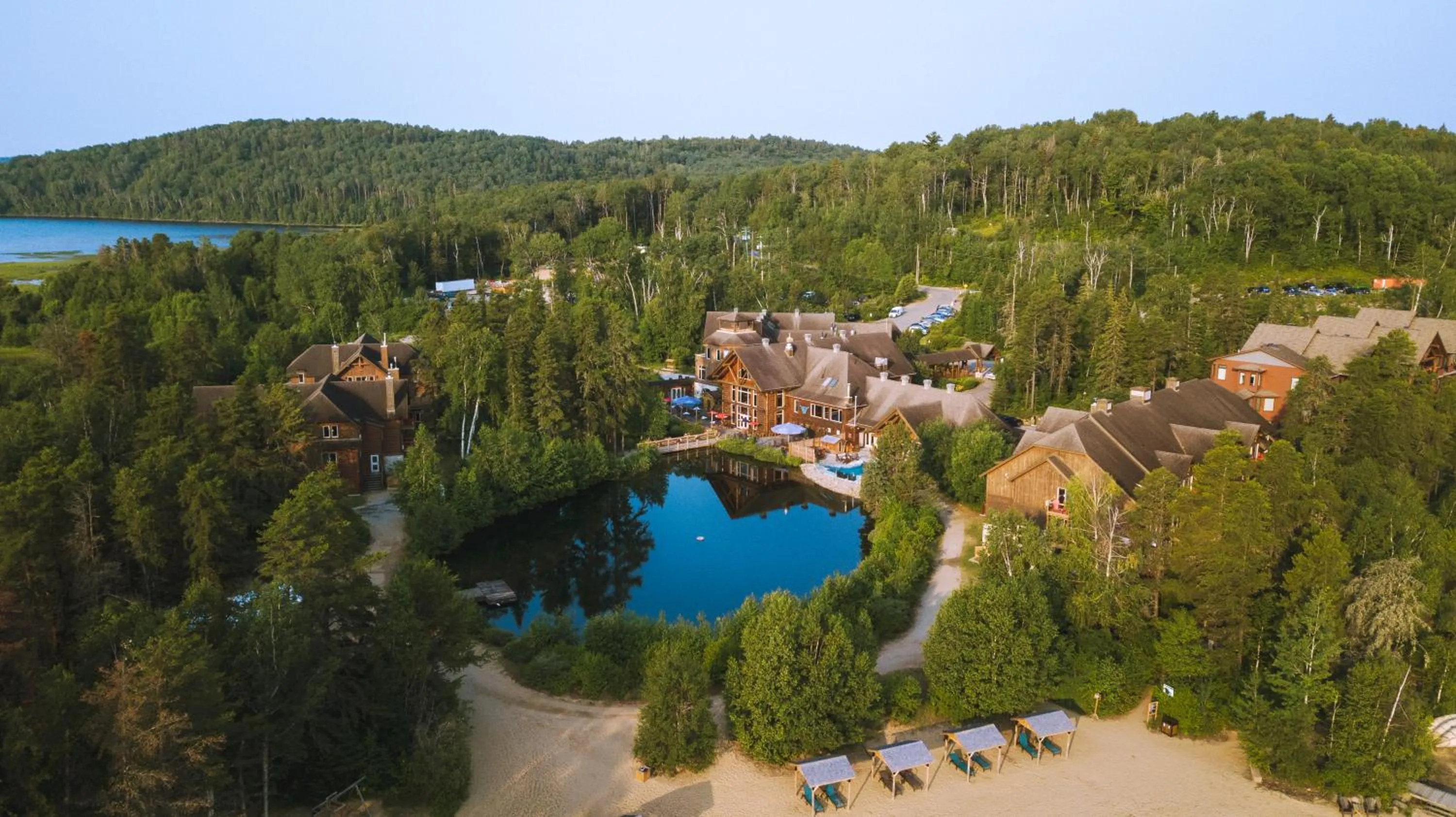 Bird's eye view in Auberge du Lac Taureau et Condos
