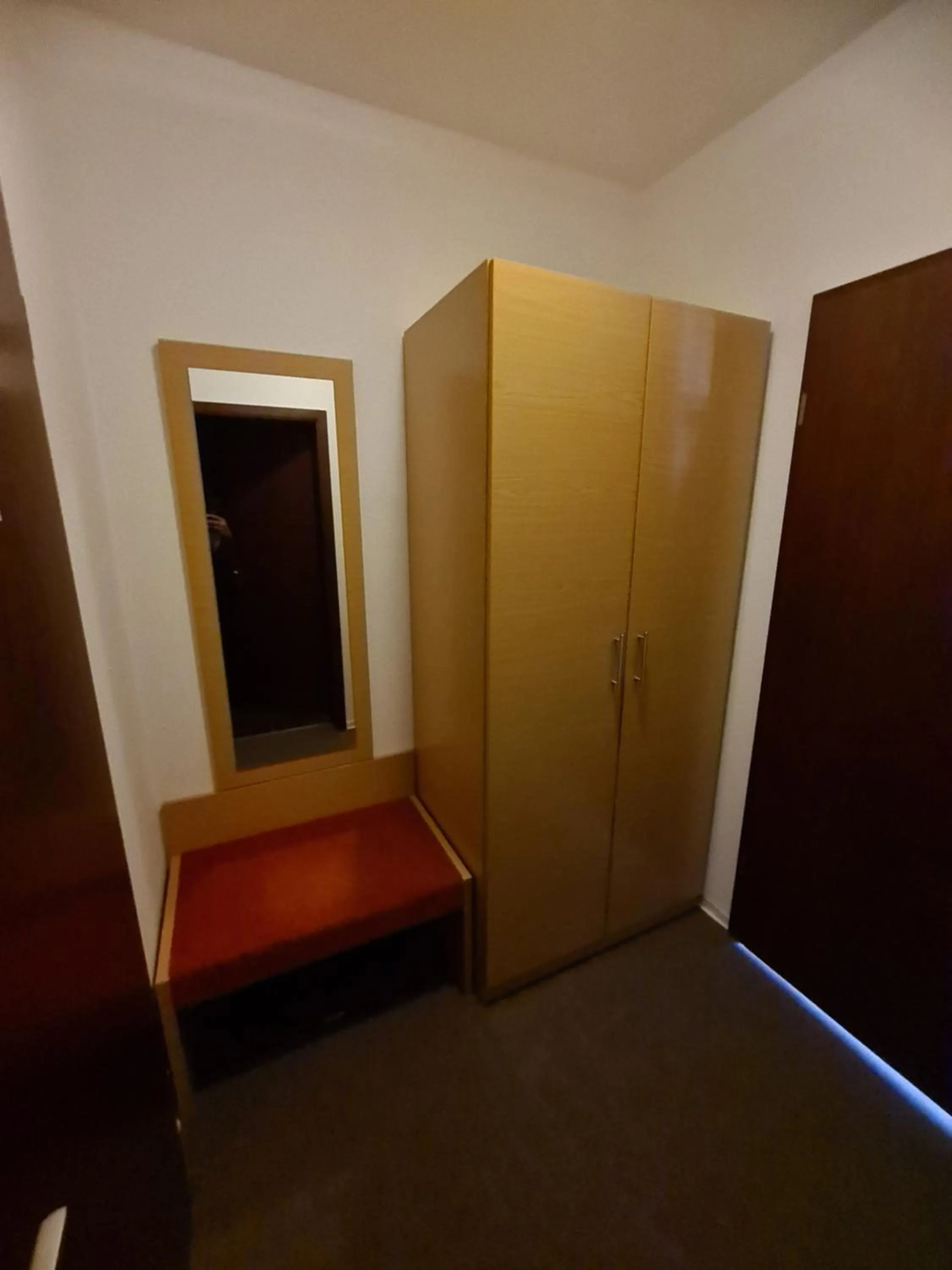 wardrobe in CCH Hamburg Zentrum