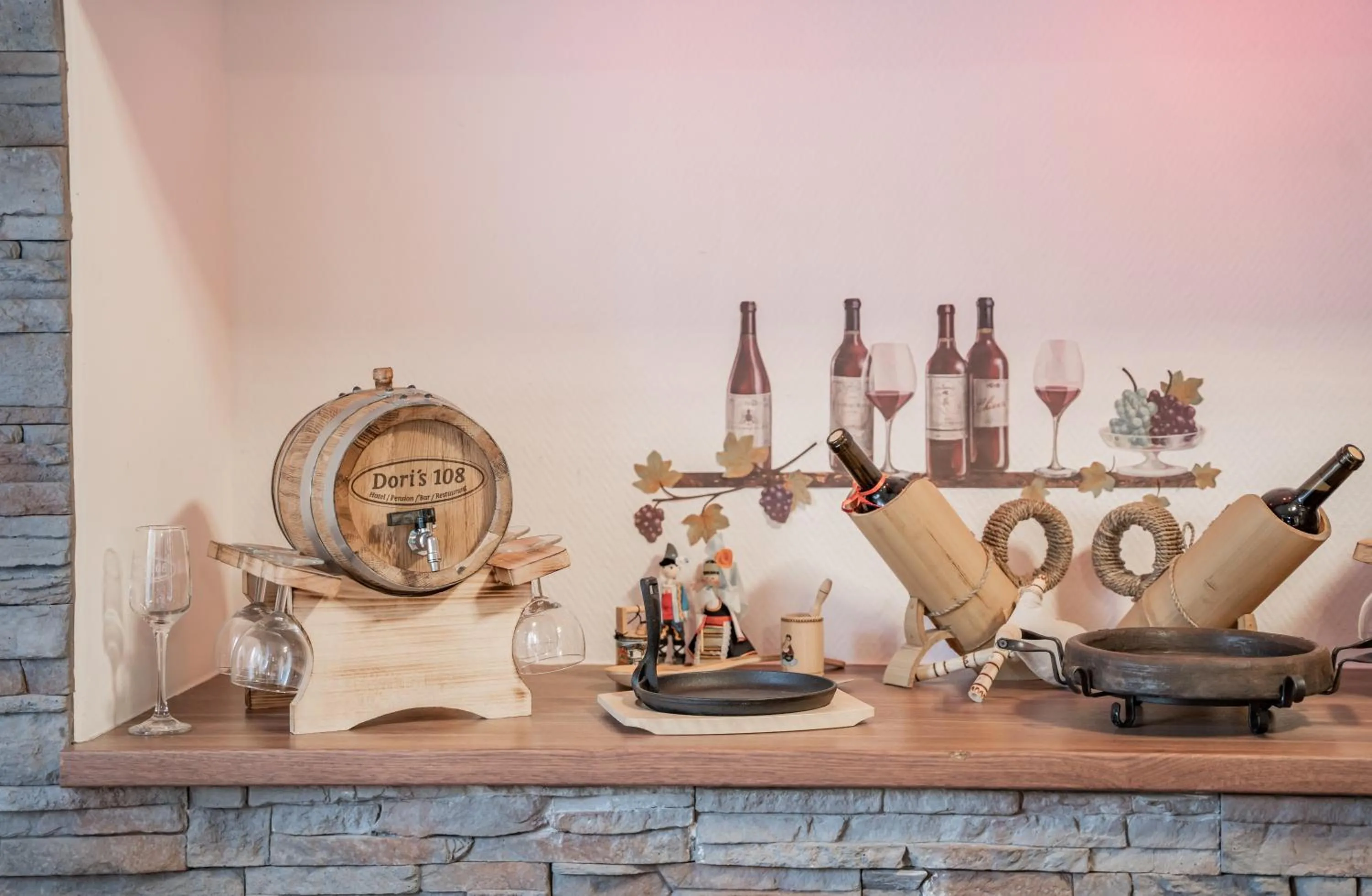 Restaurant/places to eat in Hotel Dori´s 108