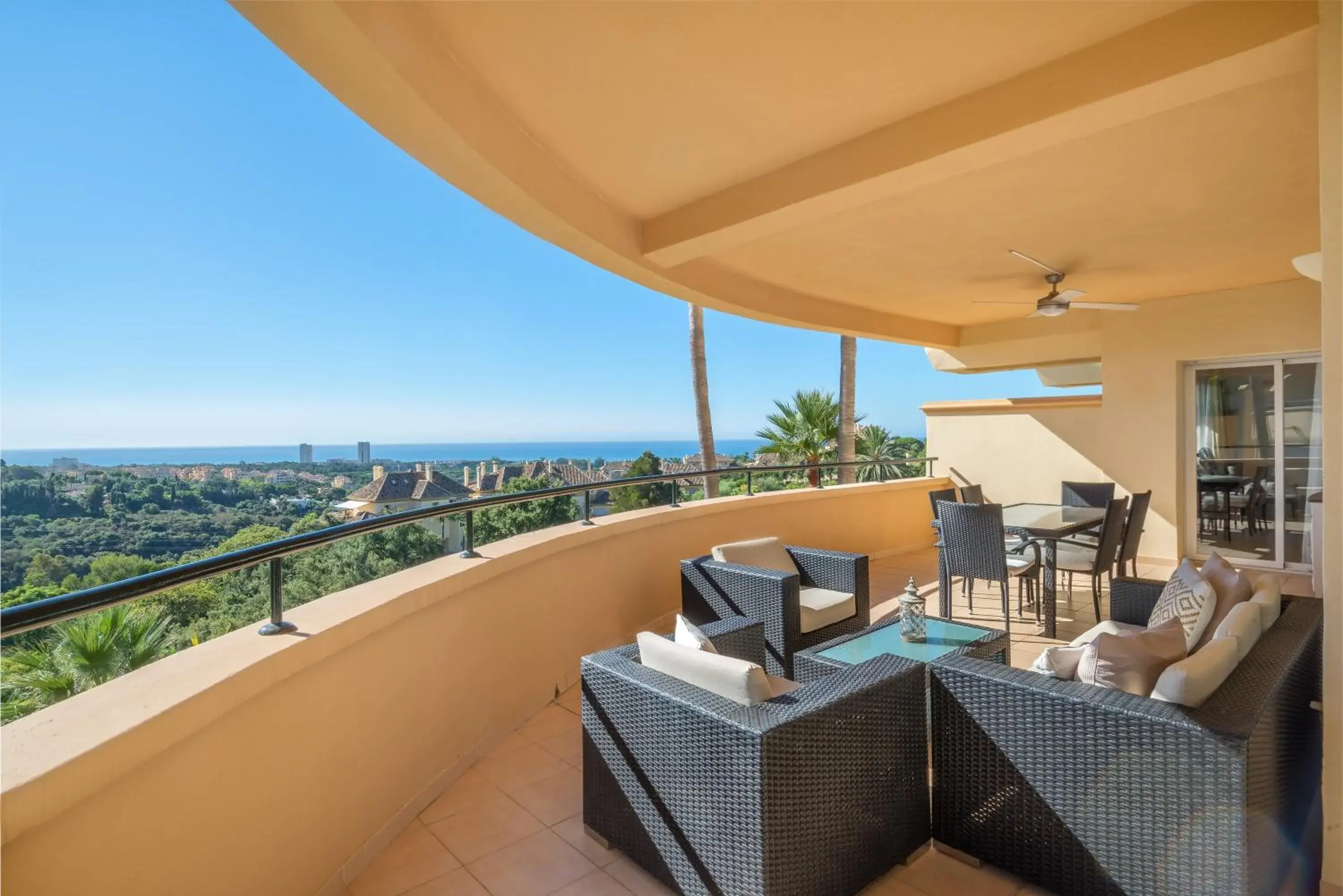 Three-Bedroom Apartment with Water View in Elveria Hills excellent views Three-Bedroom Apartment with Water View in Elveria Hills excellent views