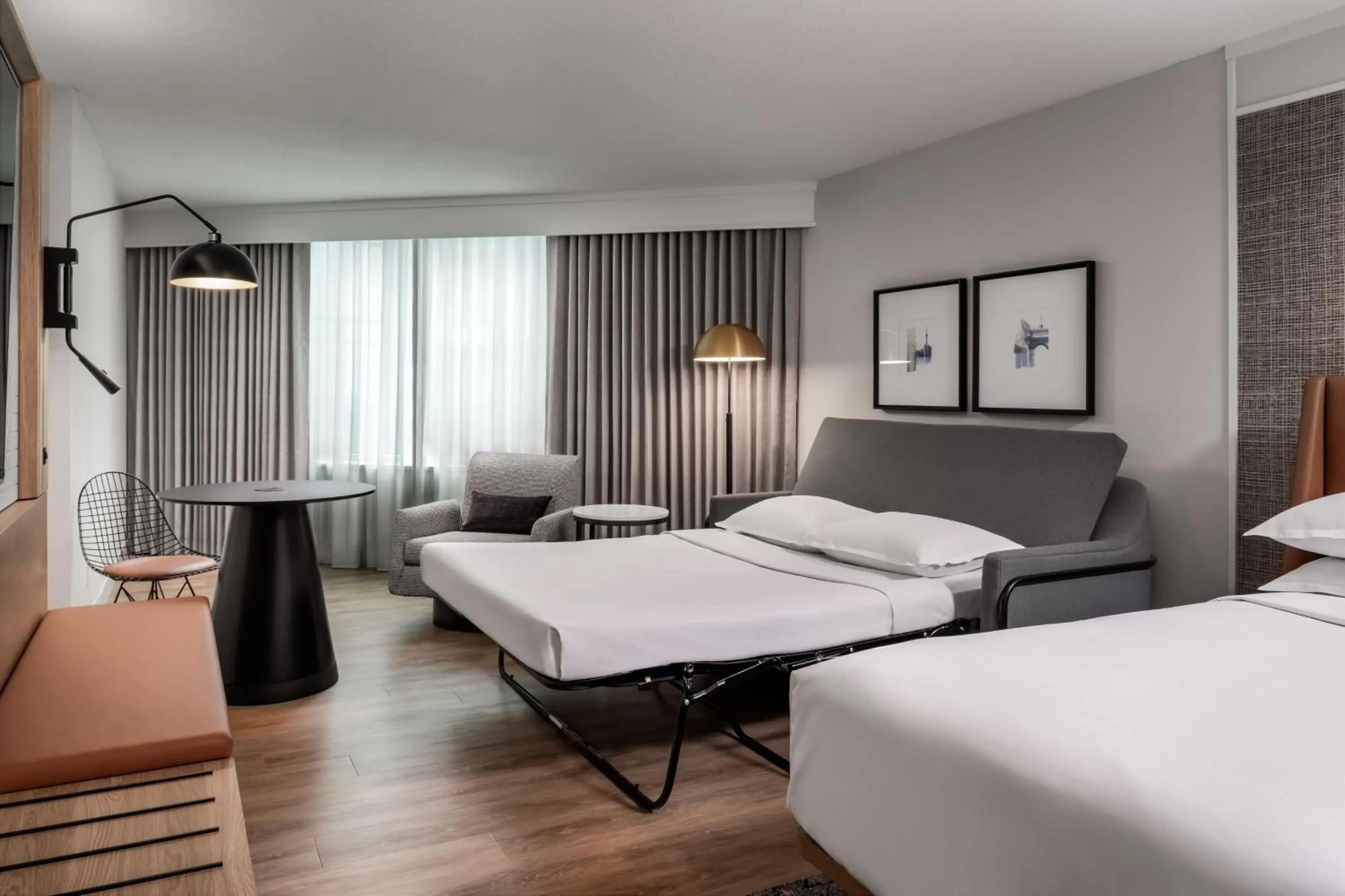 Photo of the whole room, Bed in Sheraton Gateway Hotel in Toronto International Airport