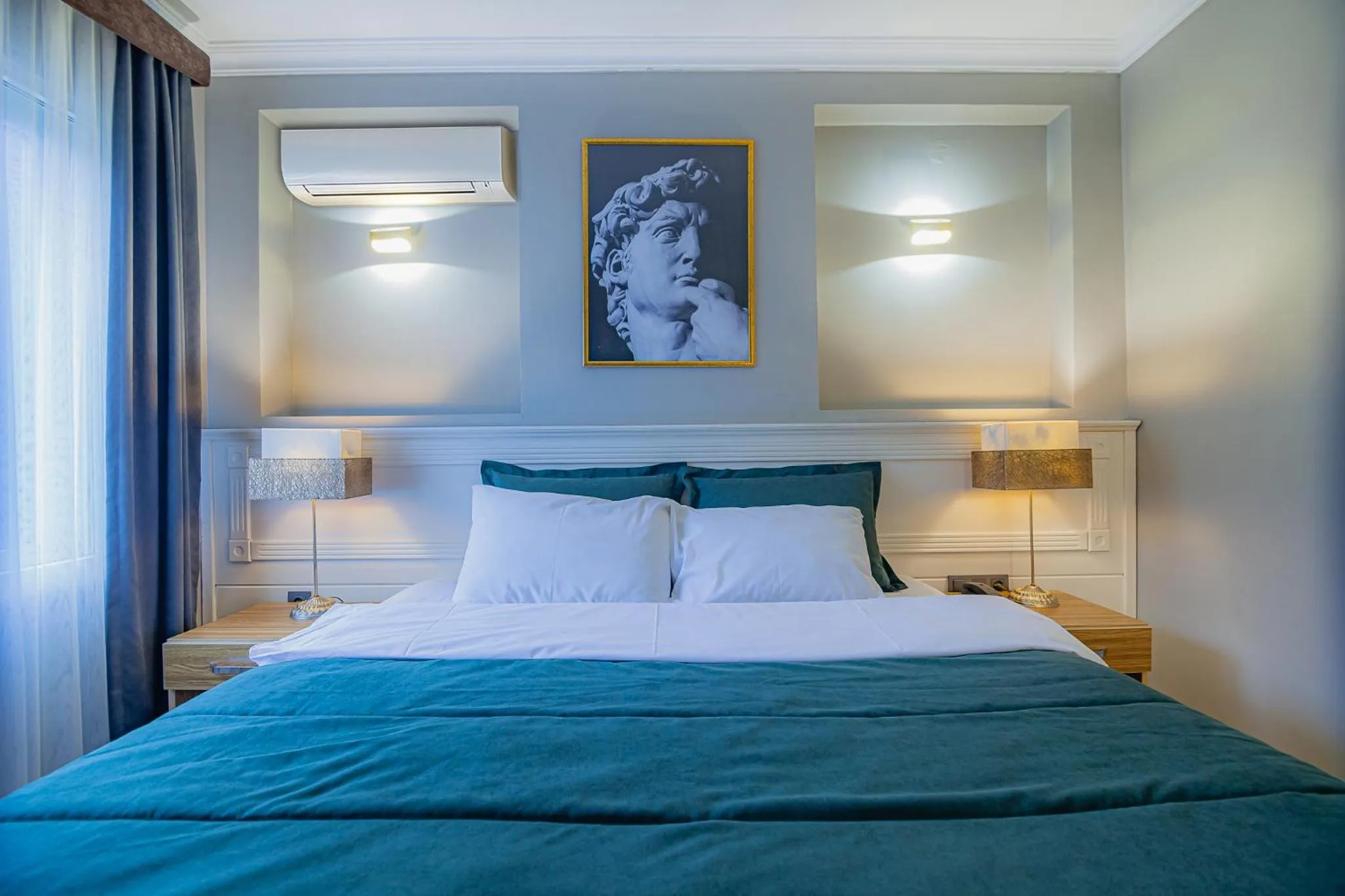 Bed in La Palace Exclusive Design