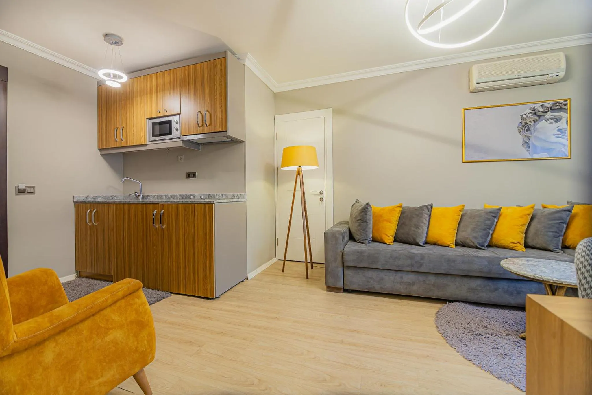 Coffee/tea facilities in La Palace Exclusive Design