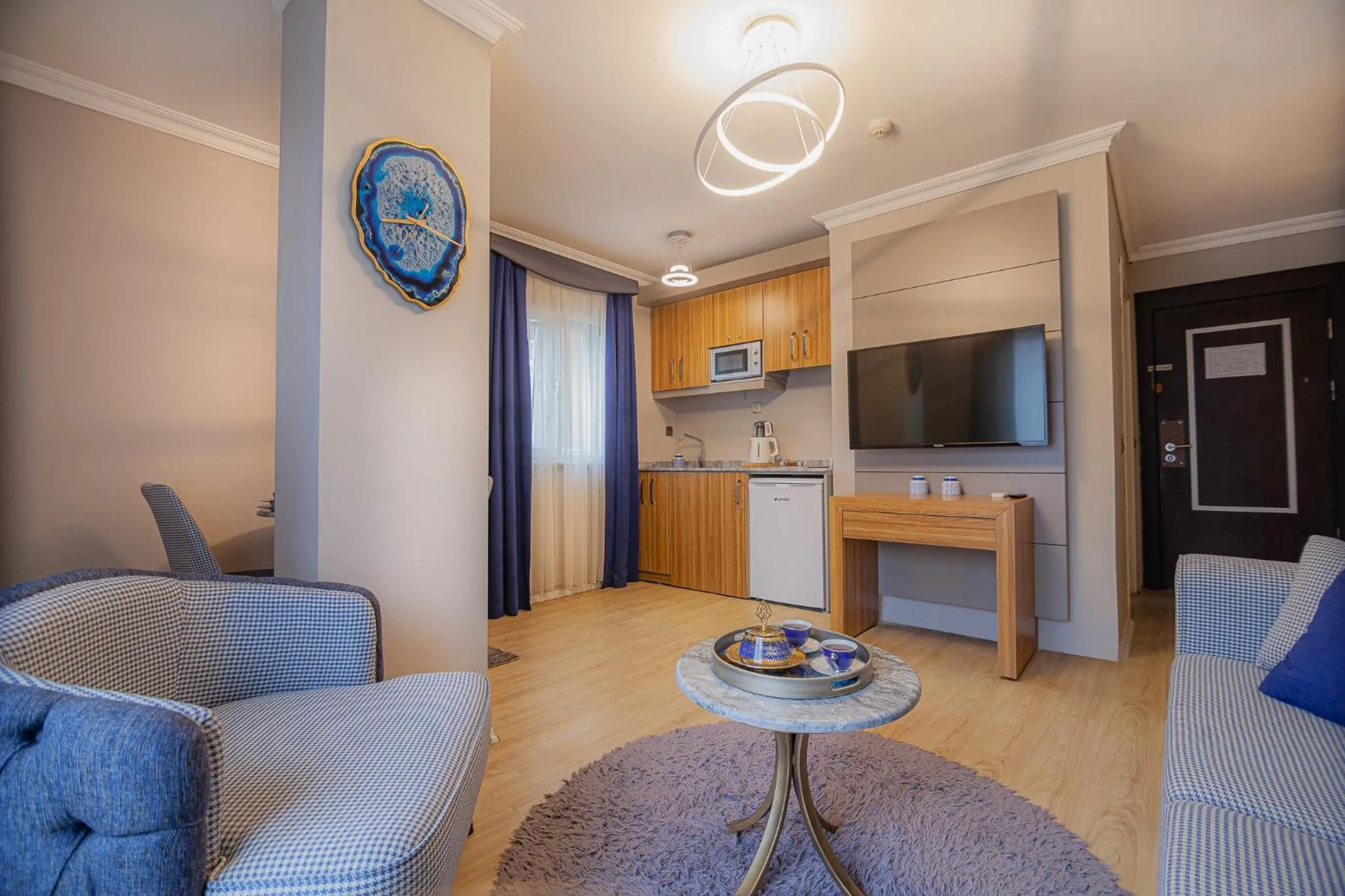 Coffee/tea facilities in La Palace Exclusive Design