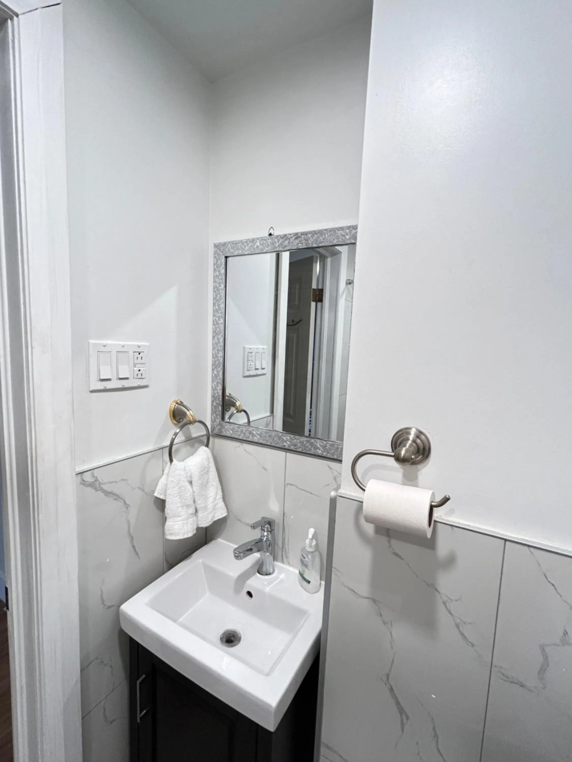 Bathroom in Hotel La Residence du Voyageur