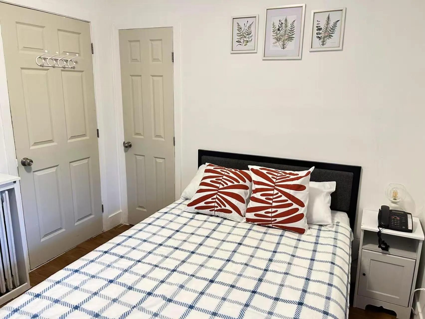 Bed in Hotel La Residence du Voyageur