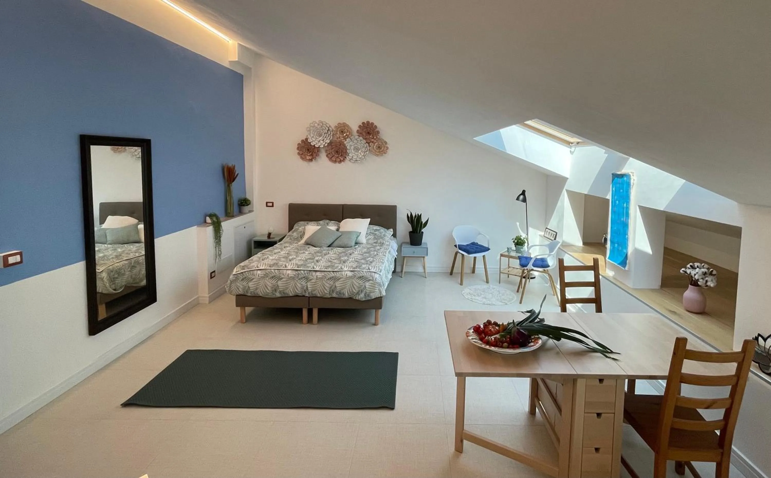 Photo of the whole room, Bed in Stella House B&B + Free park