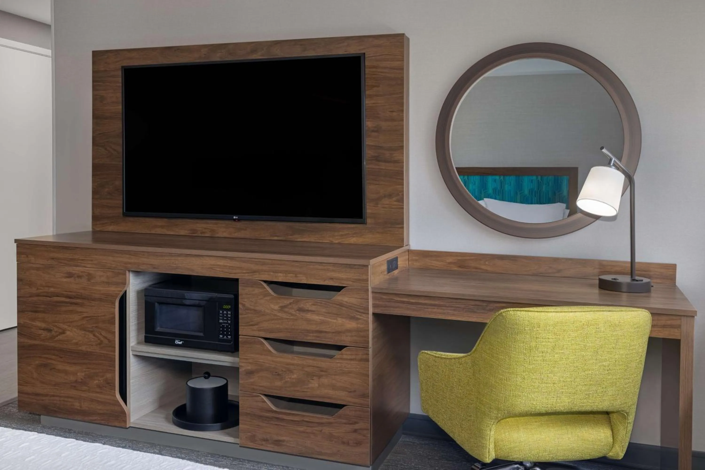 Bedroom in Hampton Inn & Suites by Hilton Toronto Downtown