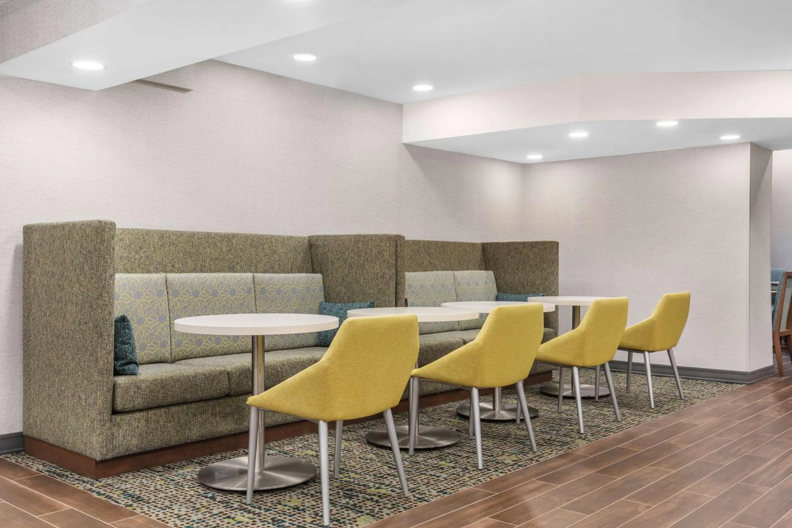 Lobby or reception in Hampton Inn & Suites by Hilton Toronto Downtown